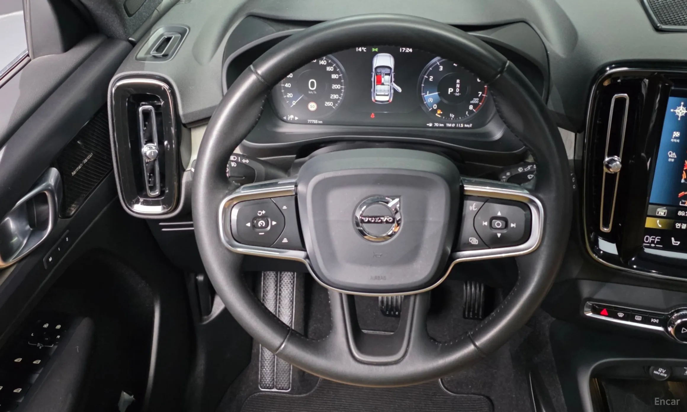 Volvo XC40 превью 13