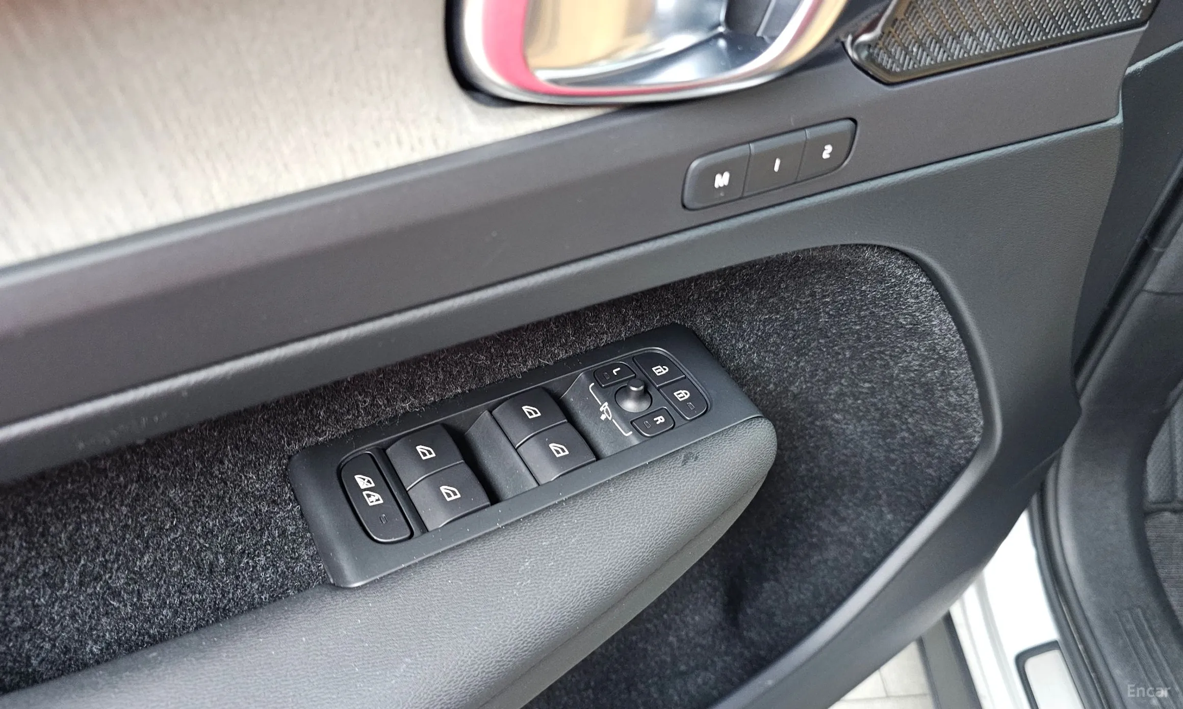 Volvo XC40 превью 17