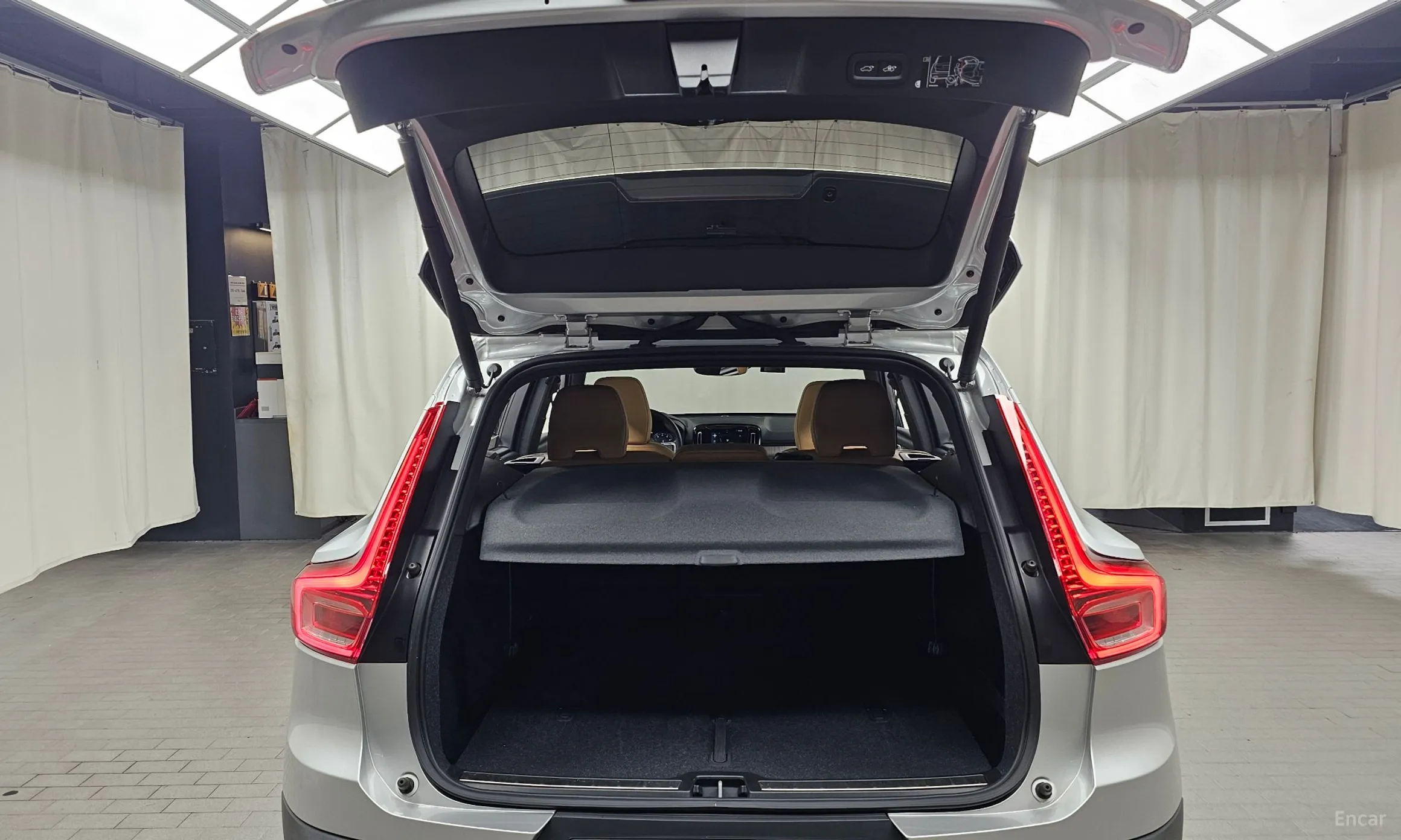 Volvo XC40 превью 20