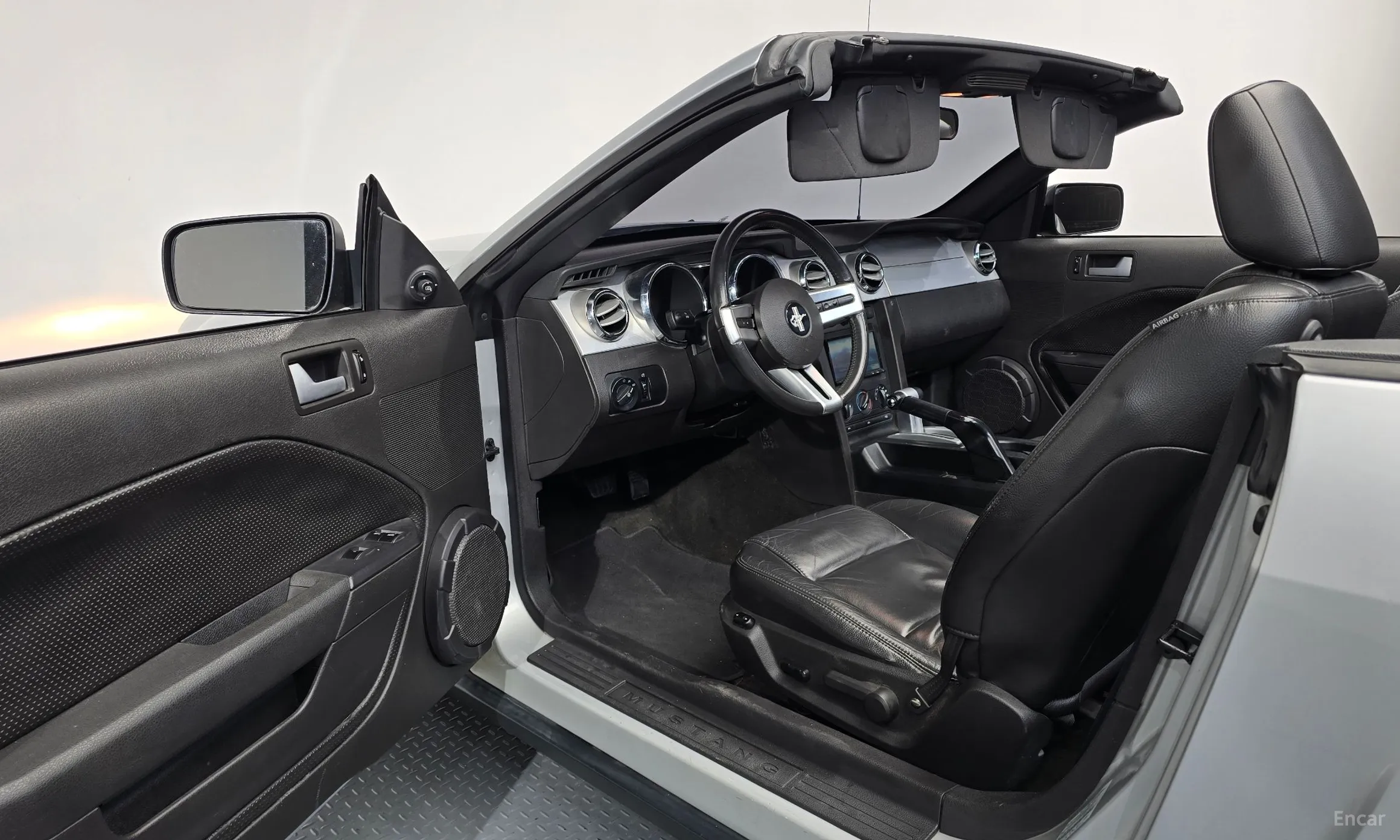 Ford Mustang превью 10