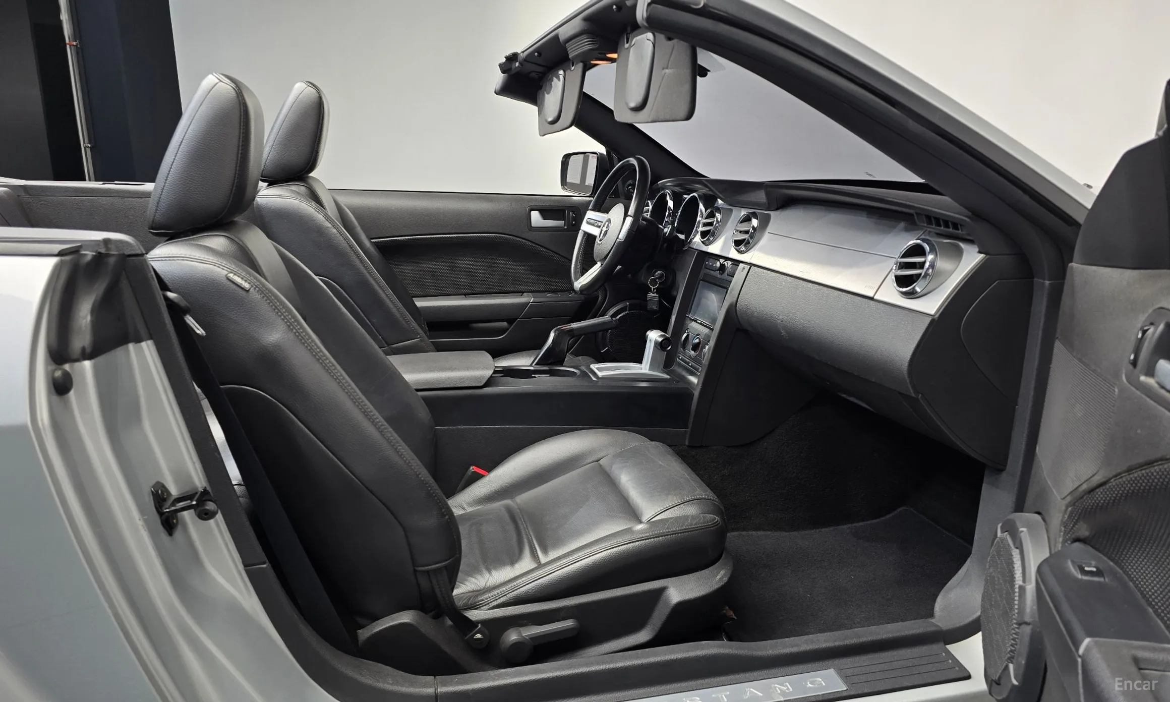 Ford Mustang превью 11