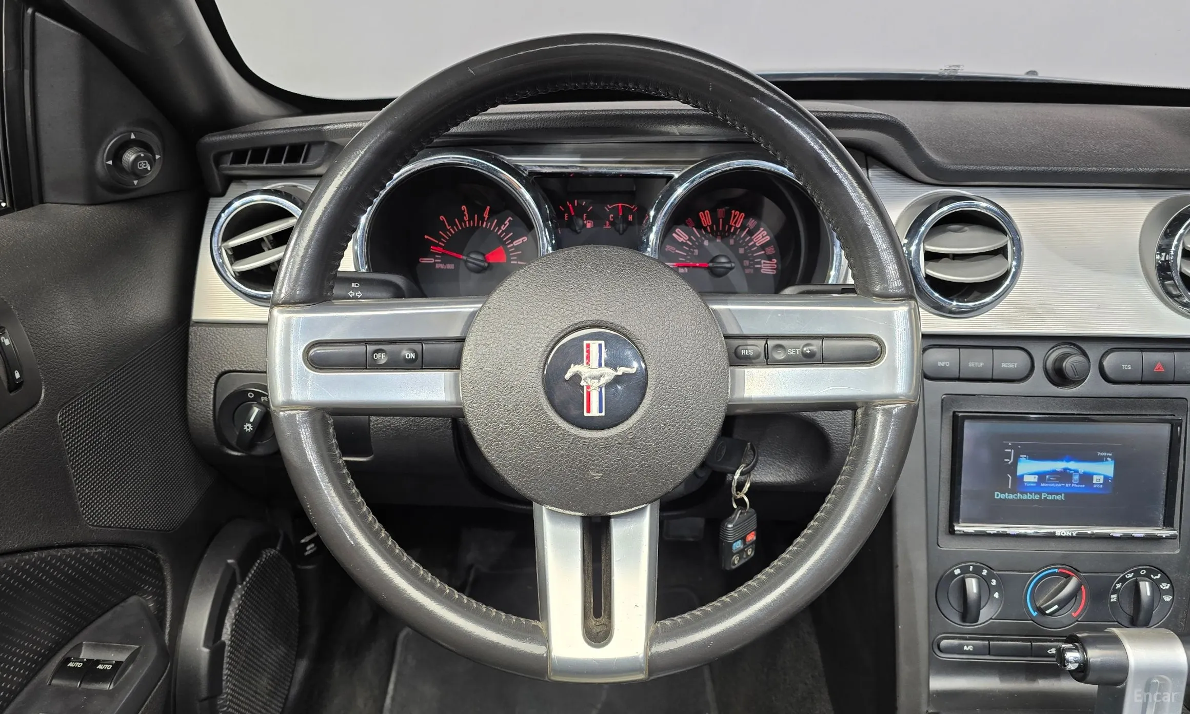 Ford Mustang превью 13