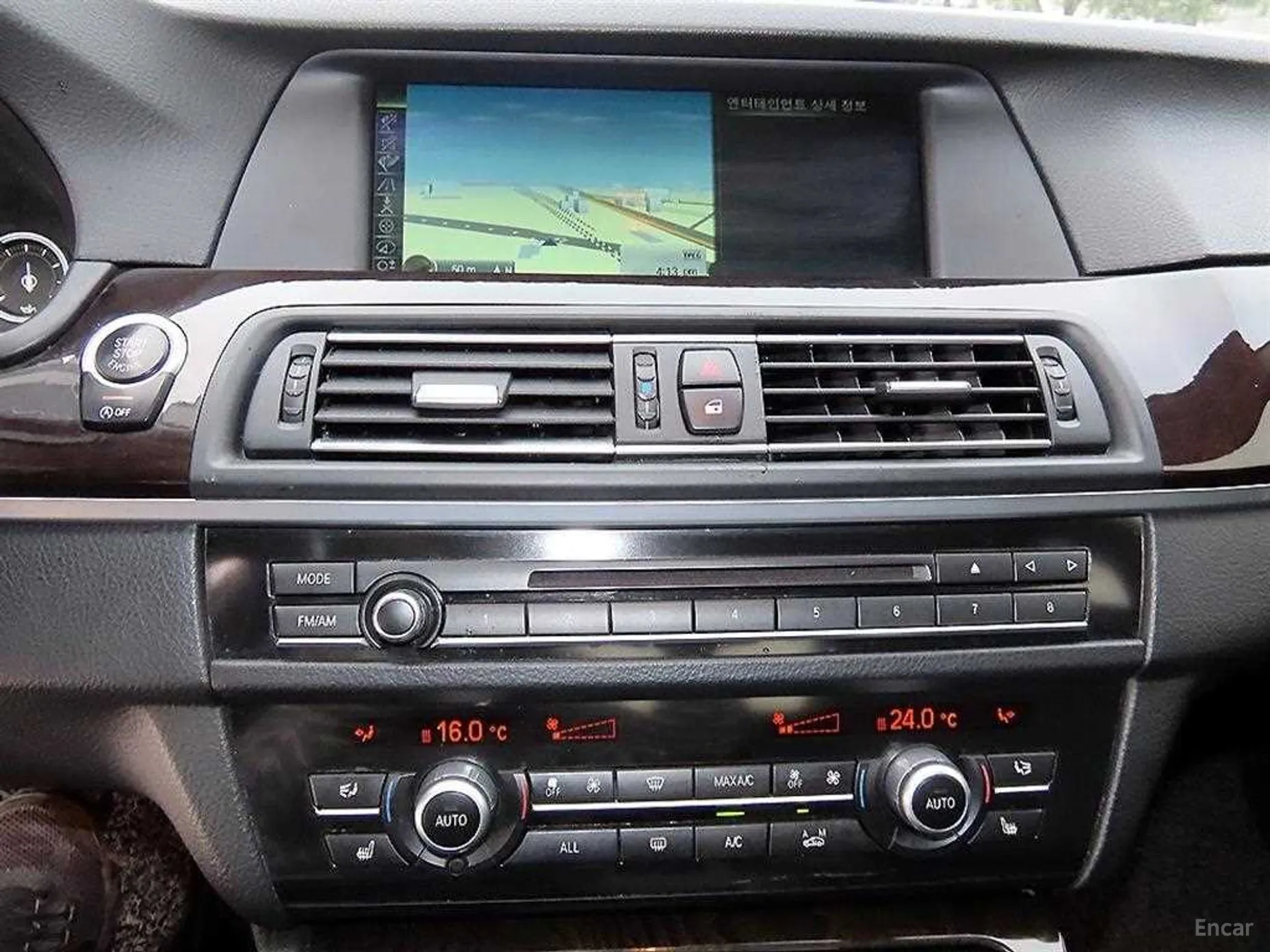 BMW 5 Series (F10) превью 12