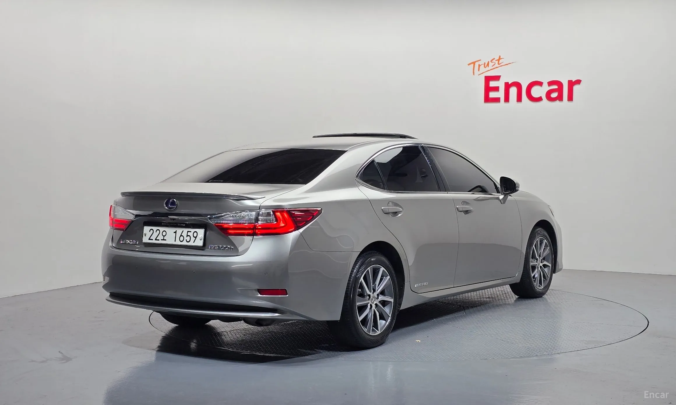 Lexus New ES300h превью 2