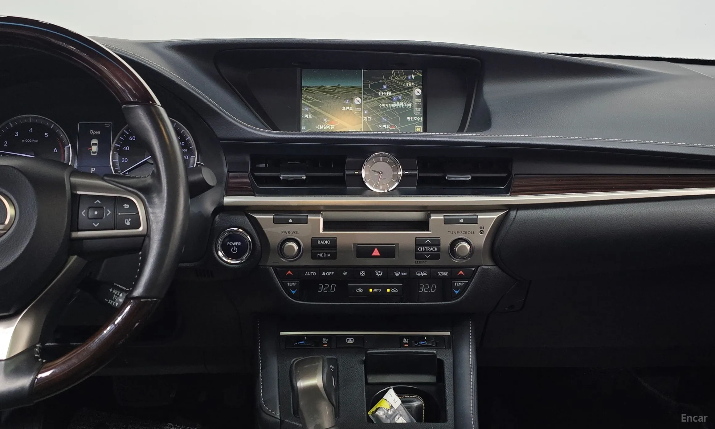 Lexus New ES300h превью 19
