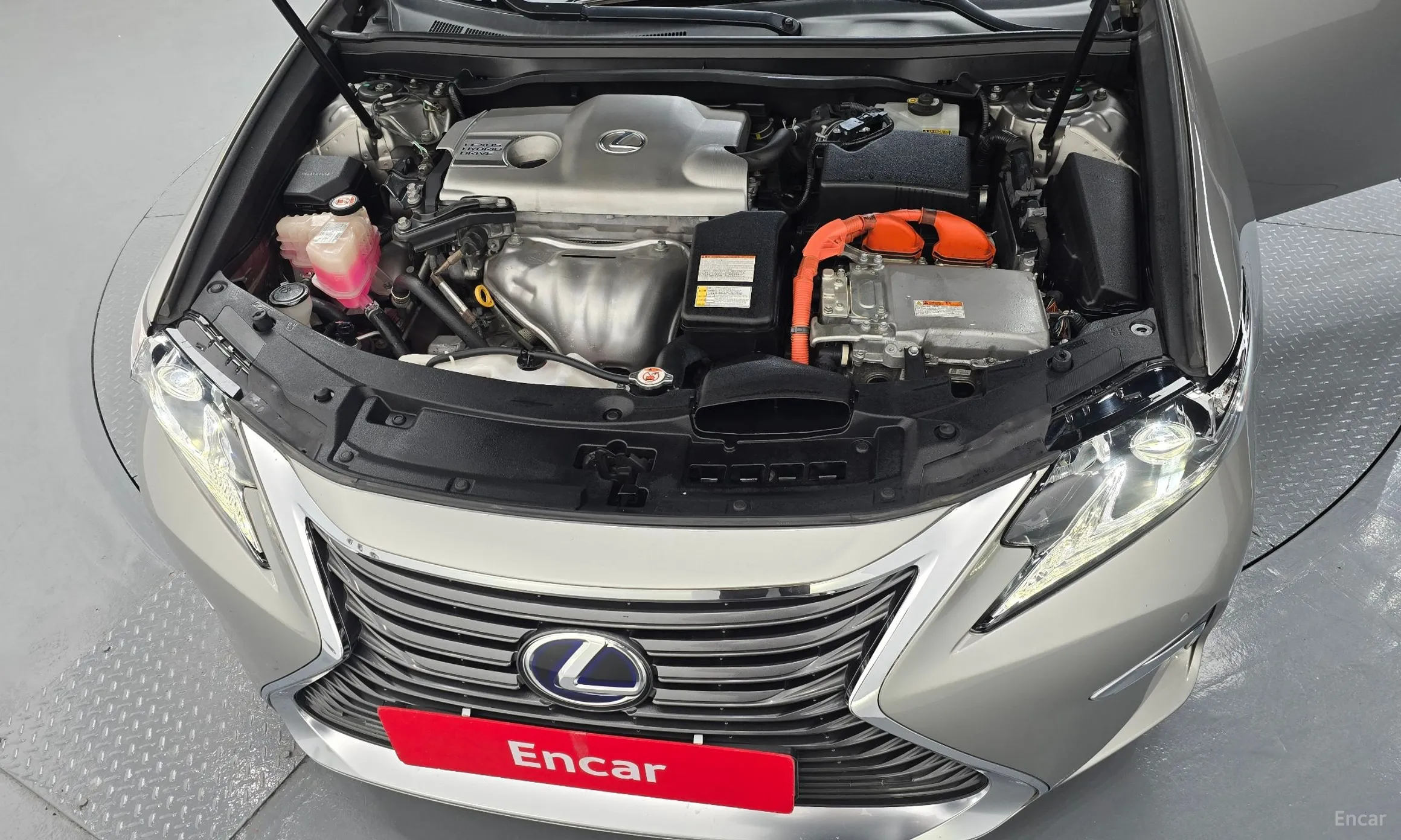 Lexus New ES300h превью 6