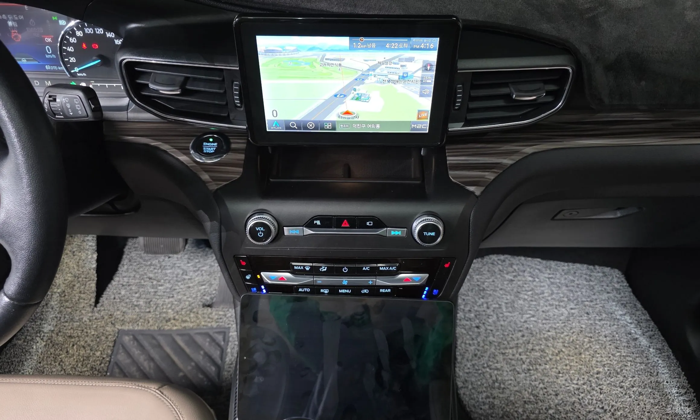 Ford Explorer 6th Generation превью 13