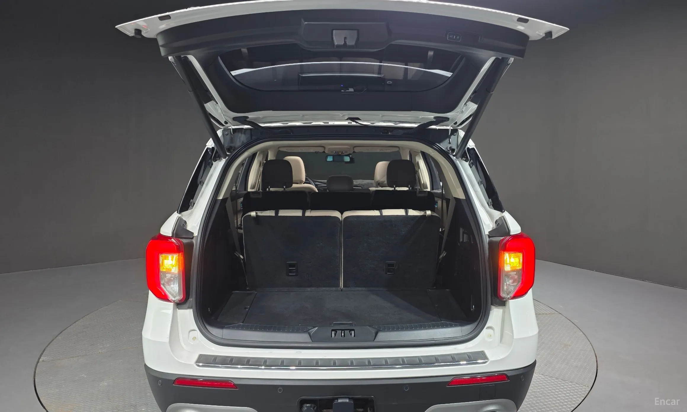 Ford Explorer 6th Generation превью 19