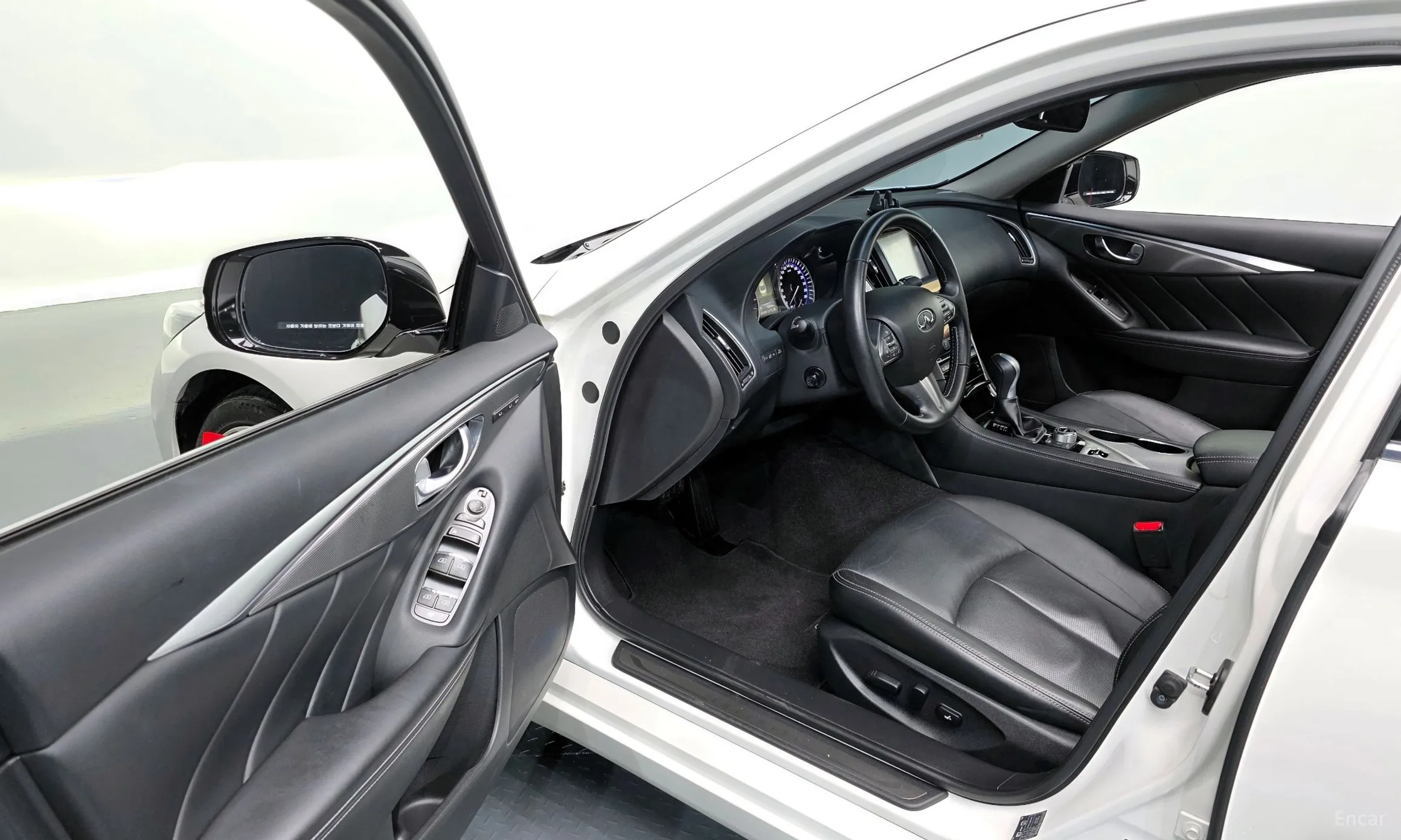 Infiniti Q50 превью 10