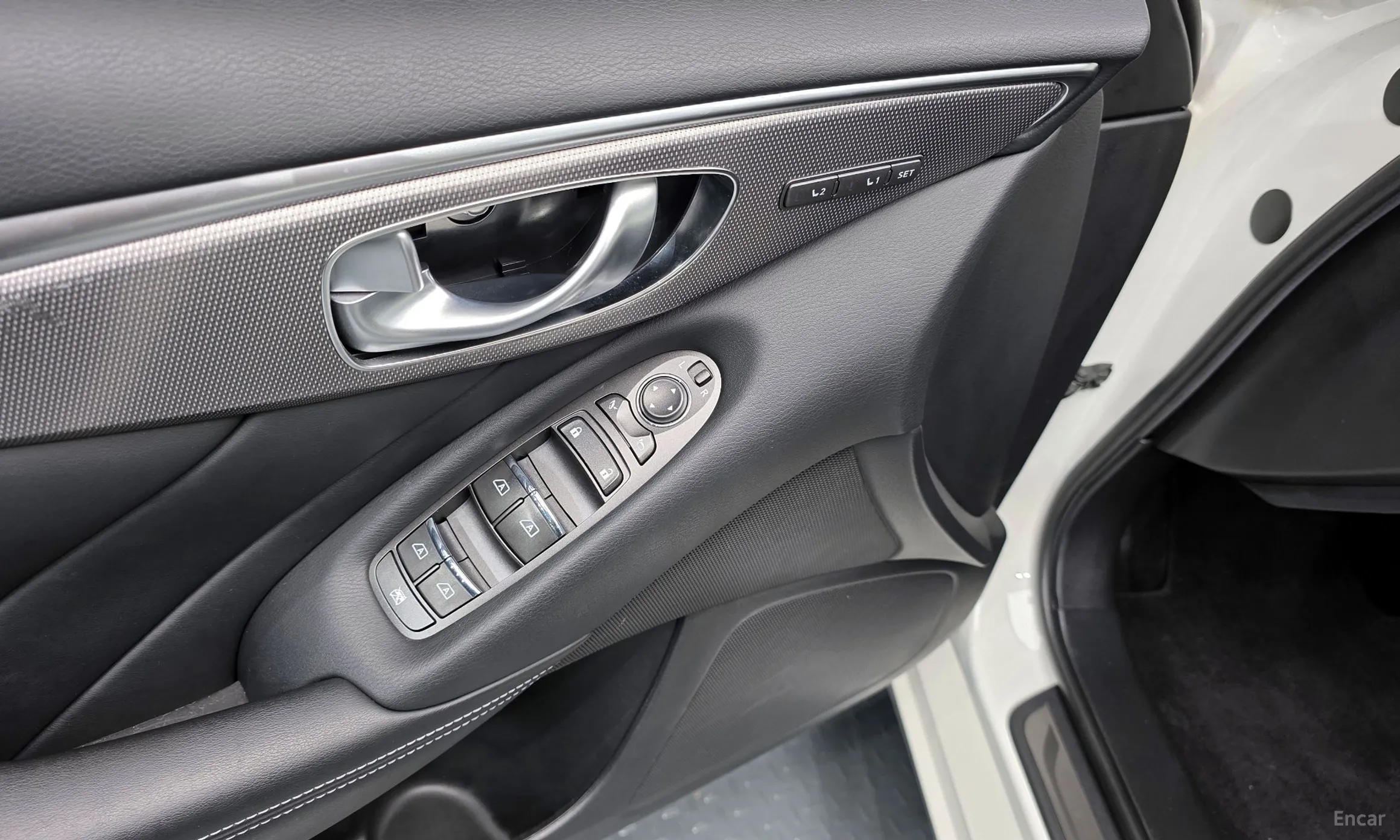 Infiniti Q50 превью 17