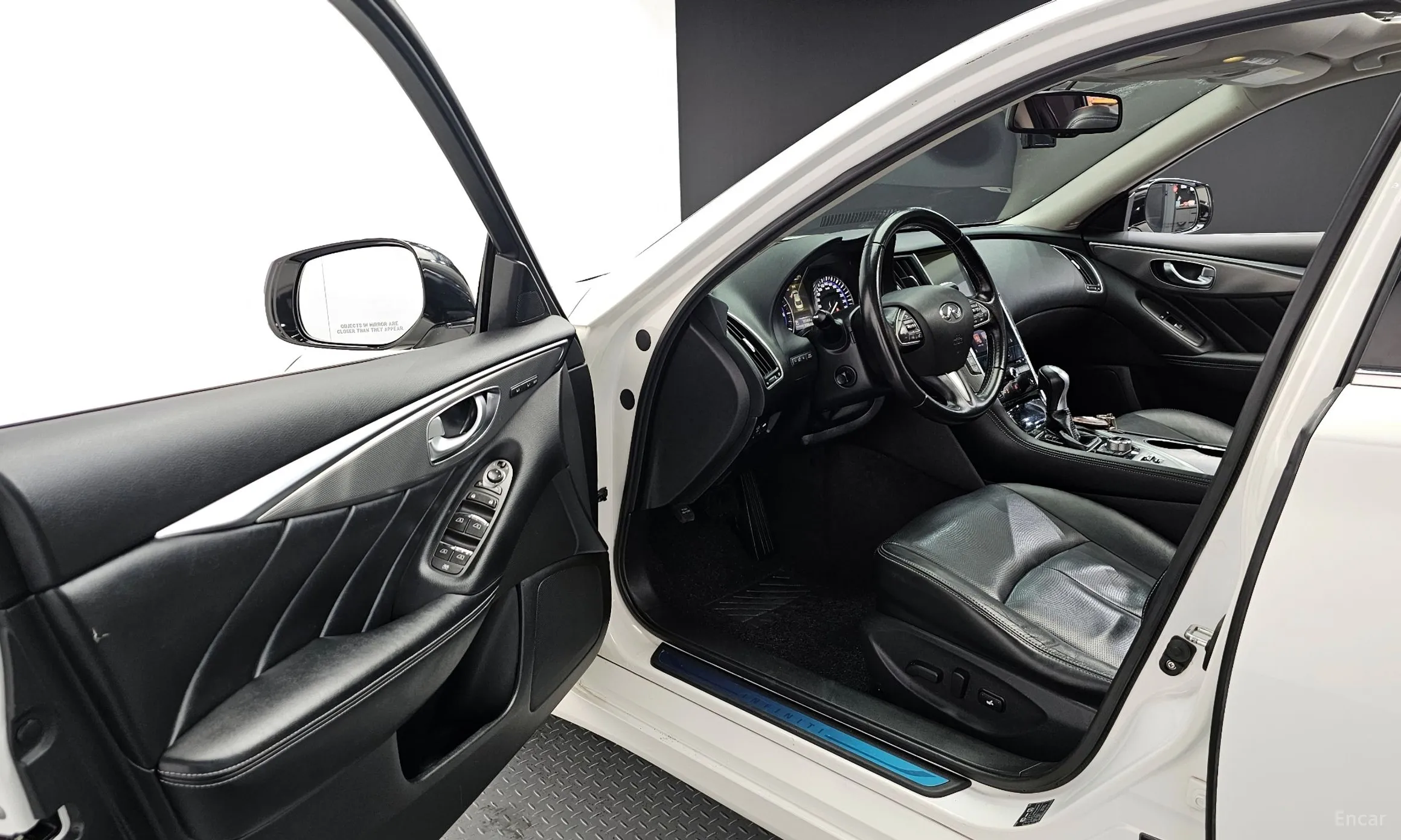 Infiniti Q50 превью 10