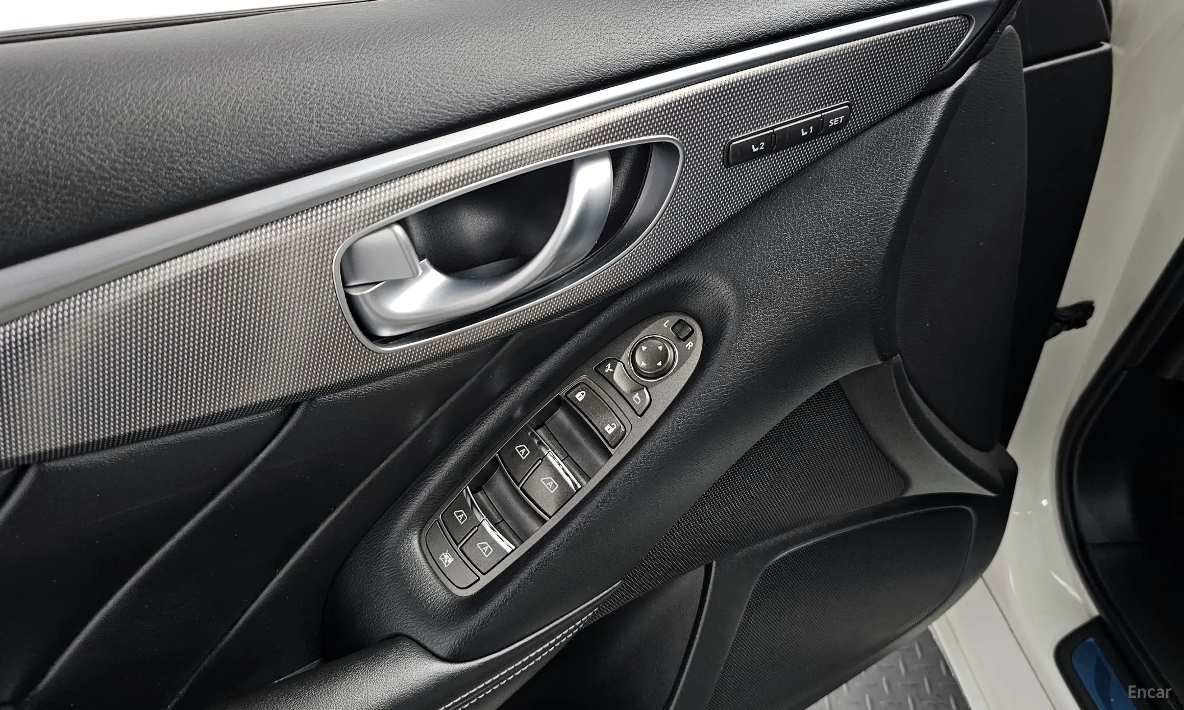 Infiniti Q50 превью 19