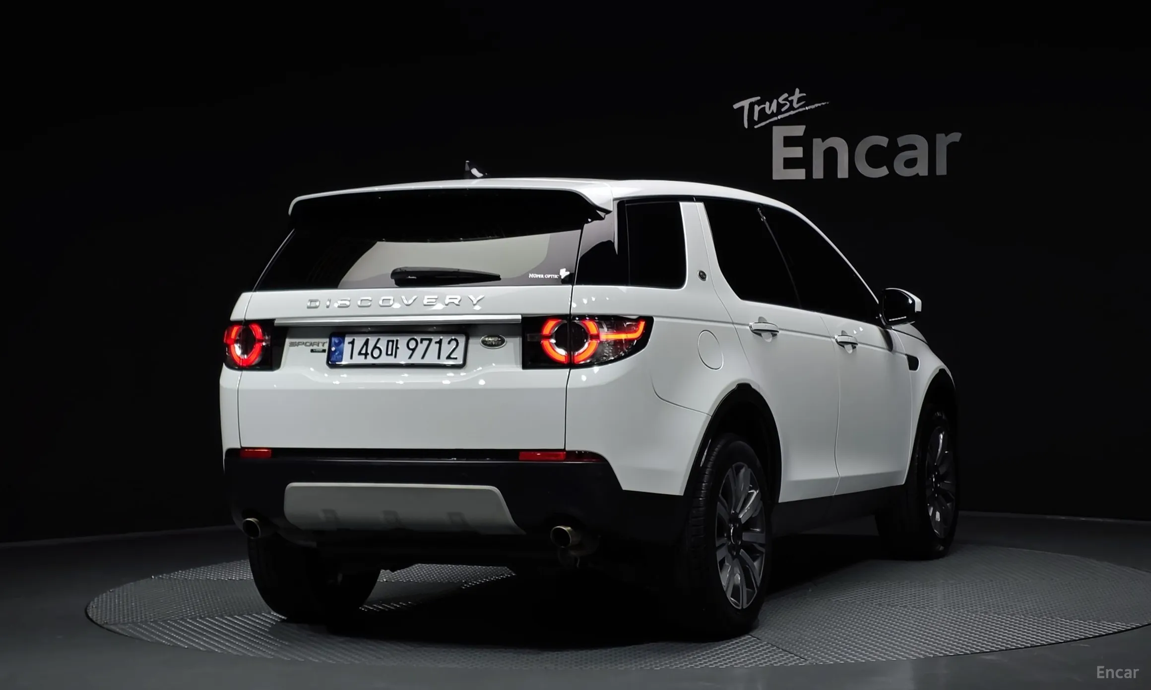 Land Rover Discovery Sports превью 2