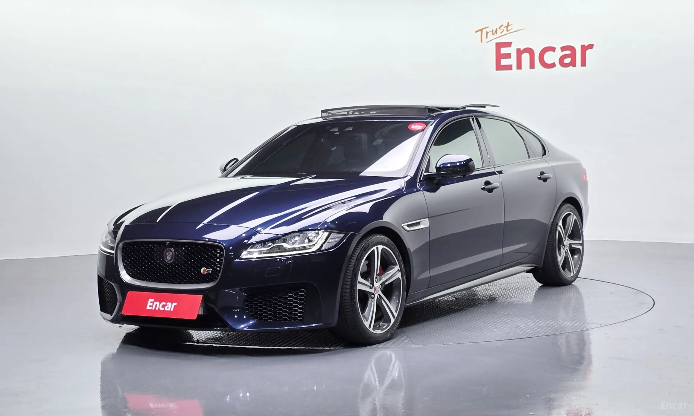 Jaguar XF (x260)