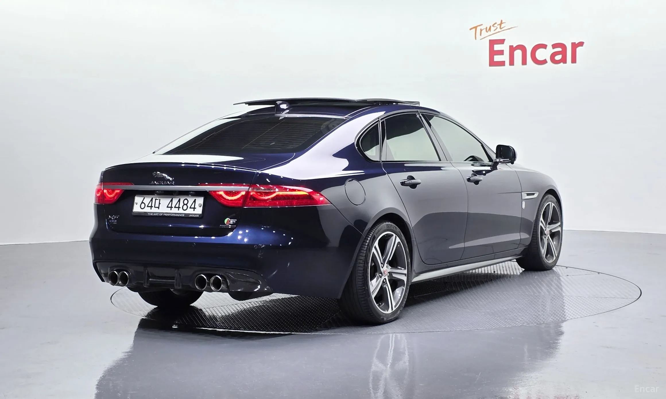 Jaguar XF (x260)