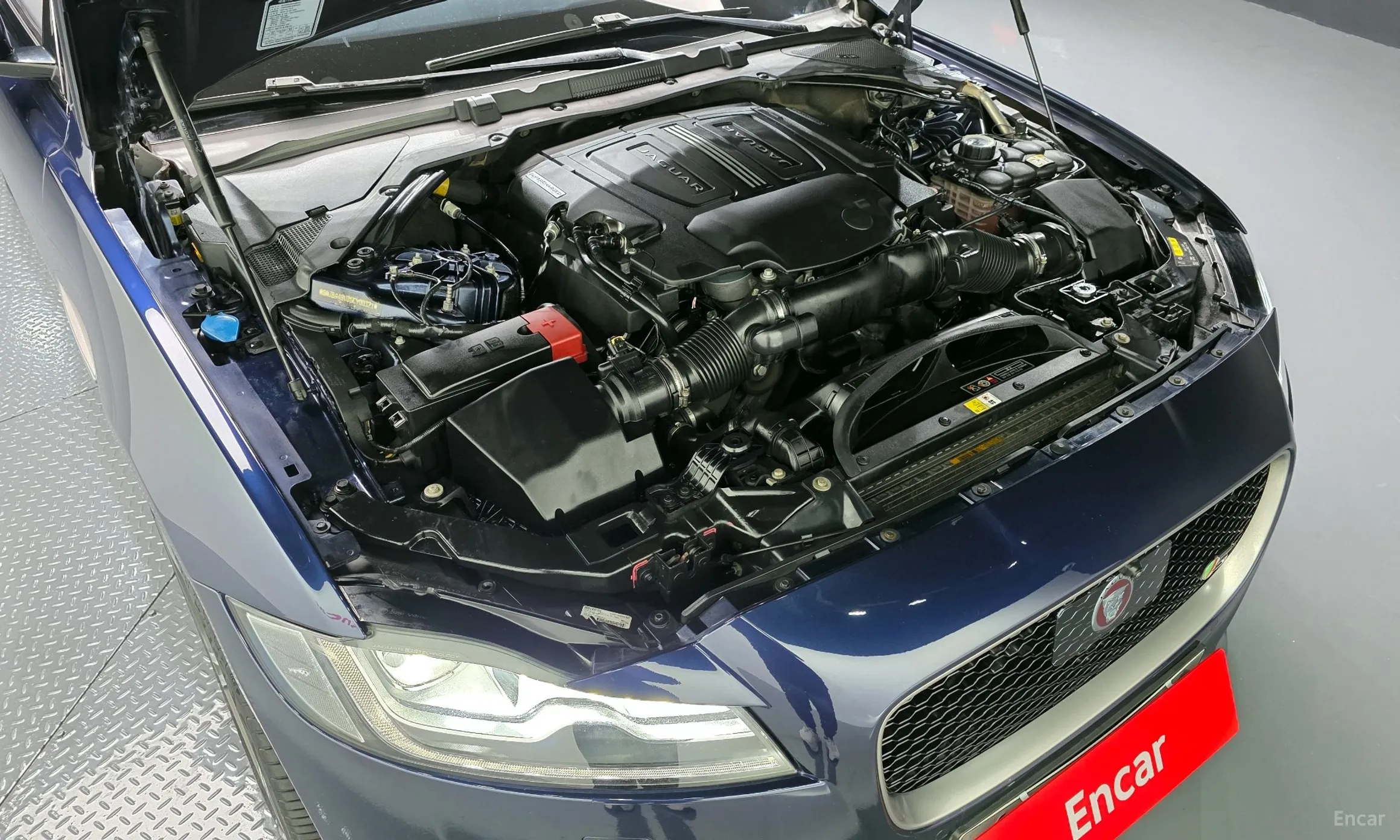 Jaguar XF (x260) превью 6