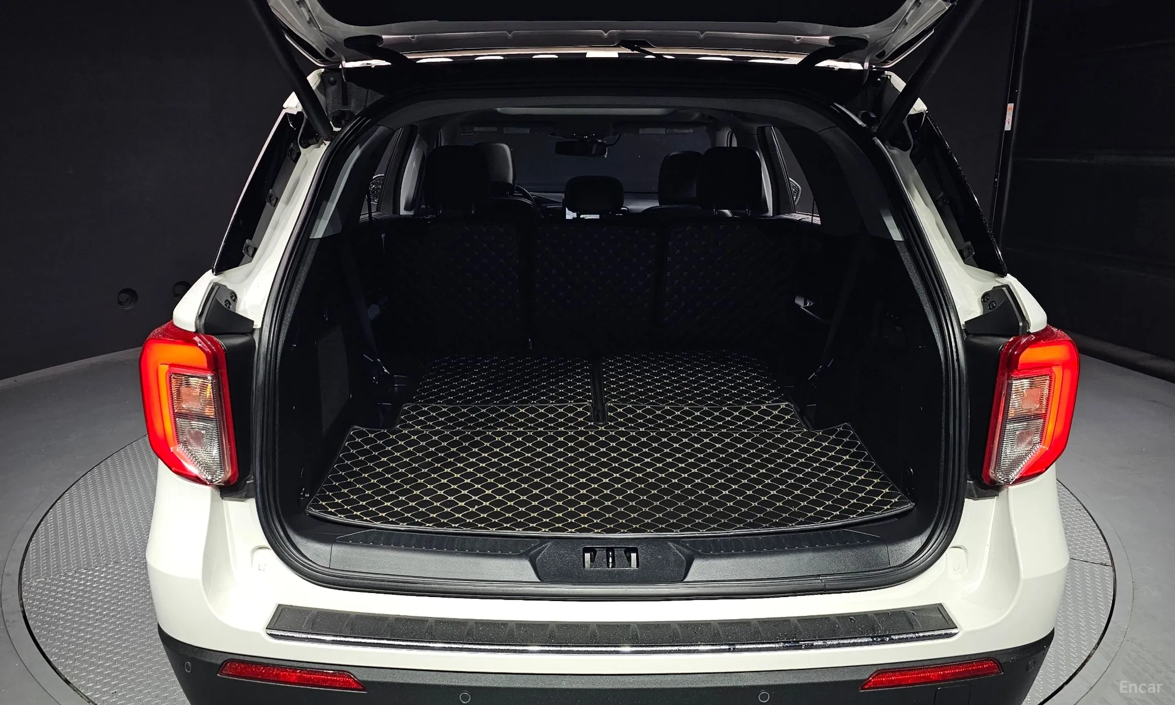 Ford Explorer 6th Generation превью 20