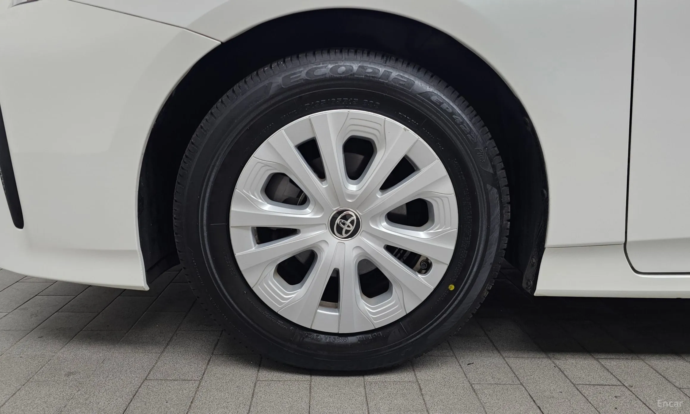 Toyota Prius 4th Generation превью 5