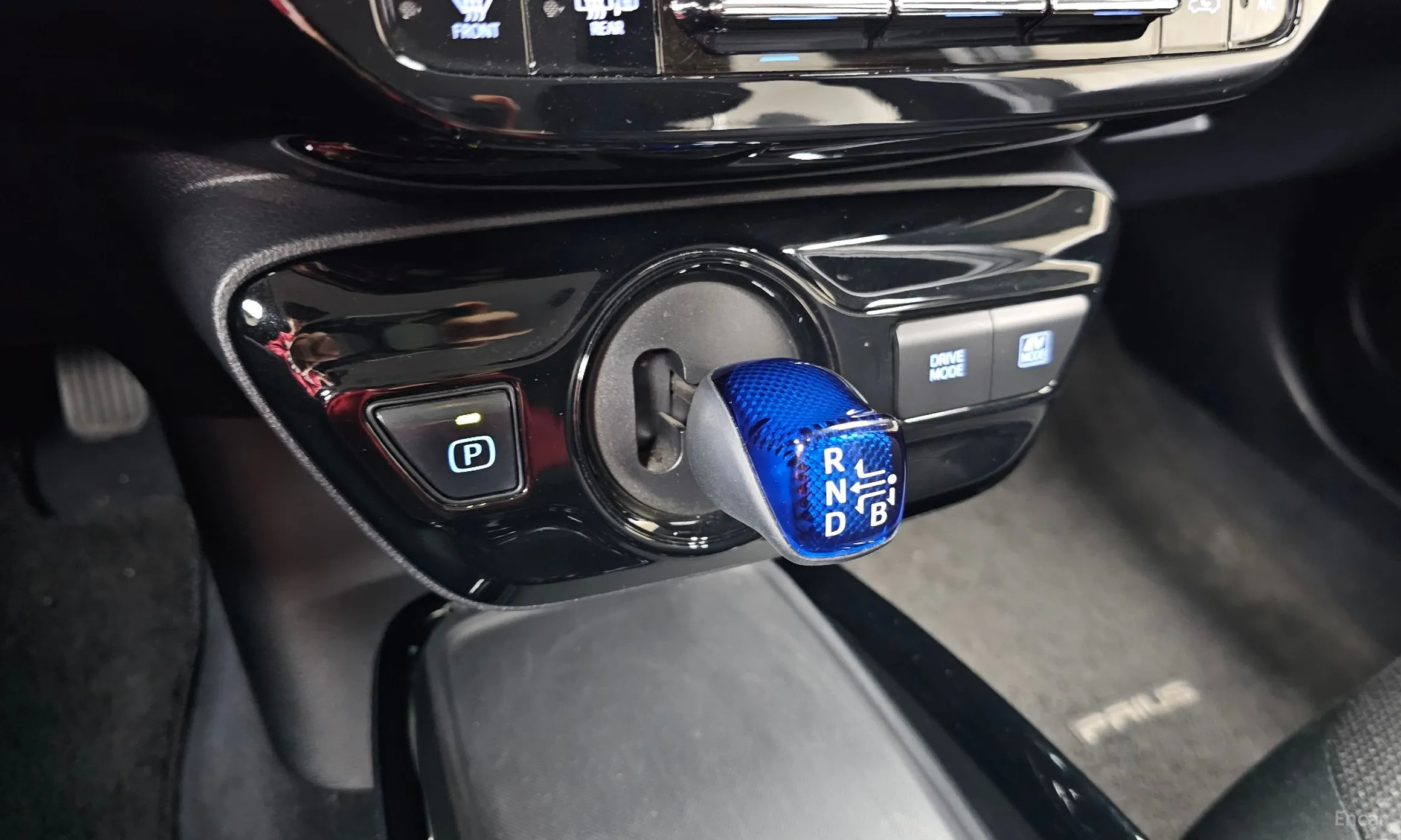 Toyota Prius 4th Generation превью 9