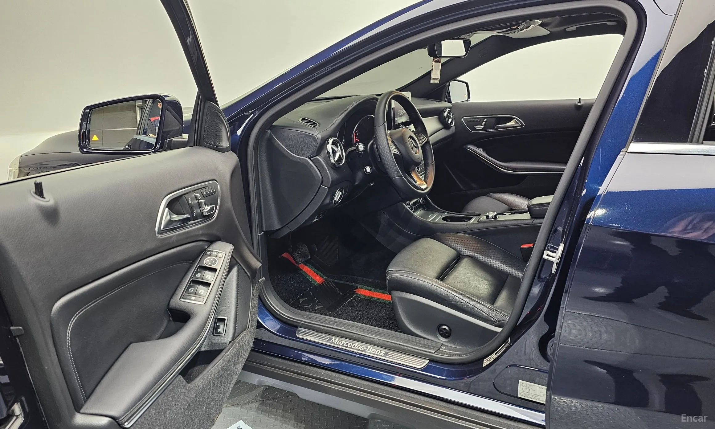 Mercedes Benz GLA-Class X156 превью 10