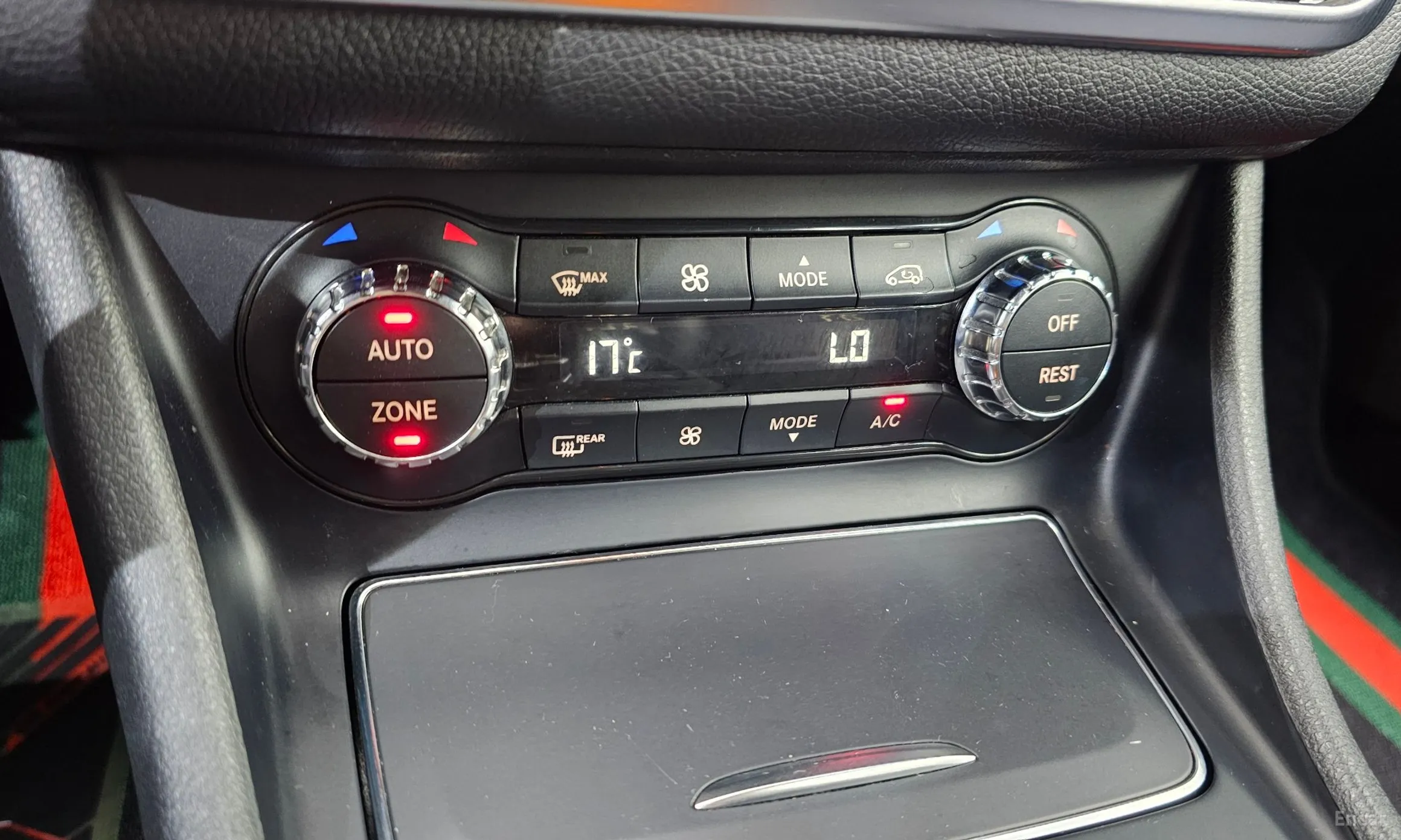 Mercedes Benz GLA-Class X156 превью 13