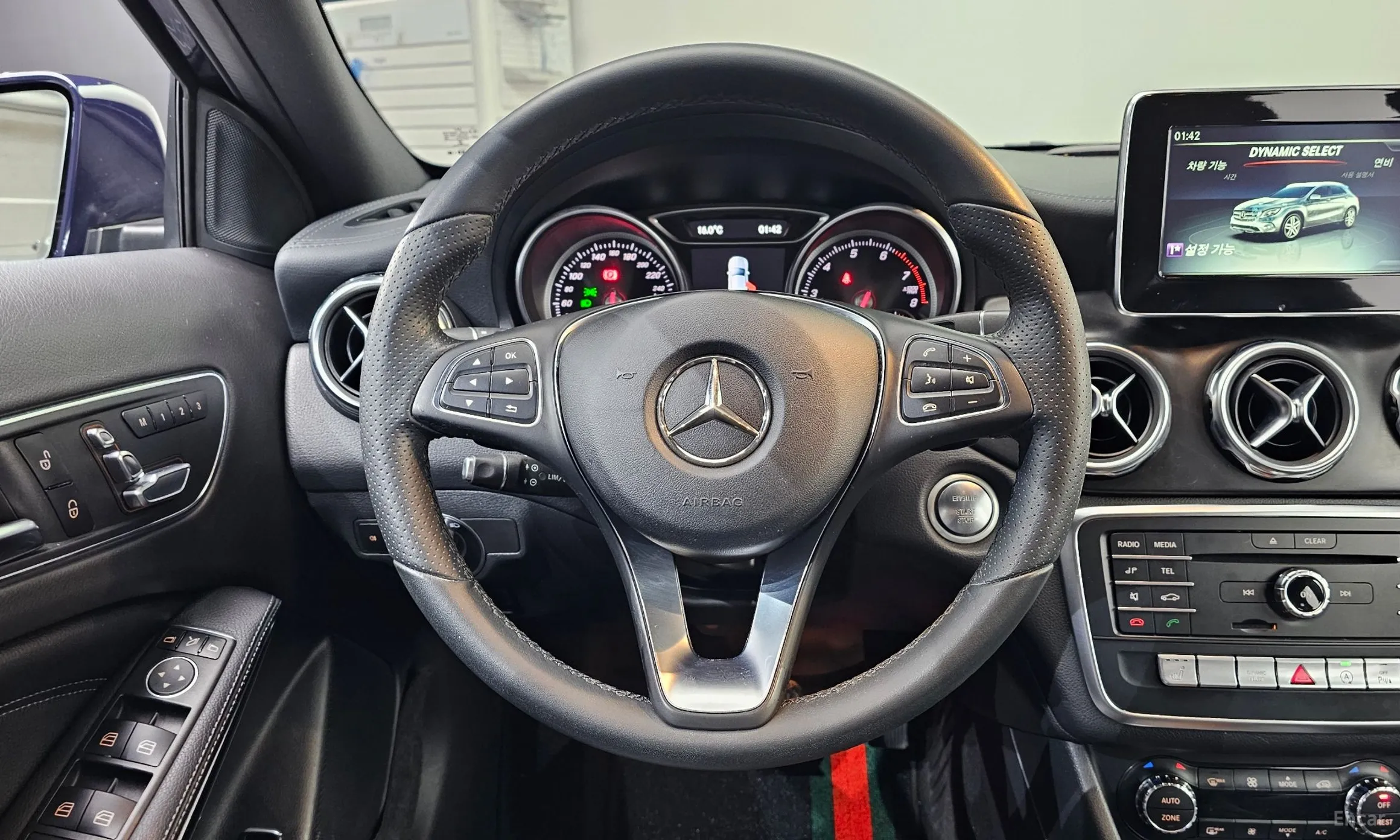 Mercedes Benz GLA-Class X156 превью 14