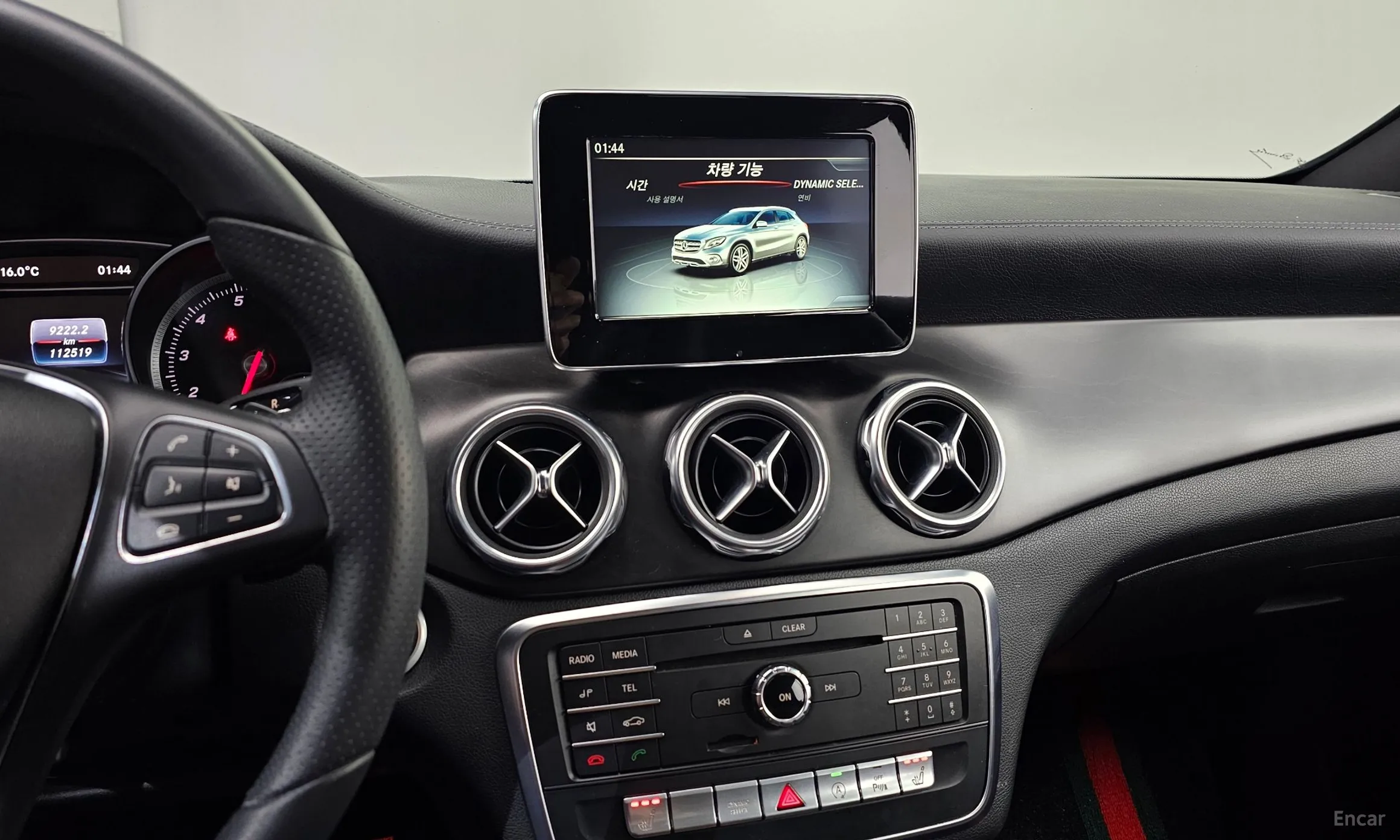 Mercedes Benz GLA-Class X156 превью 15