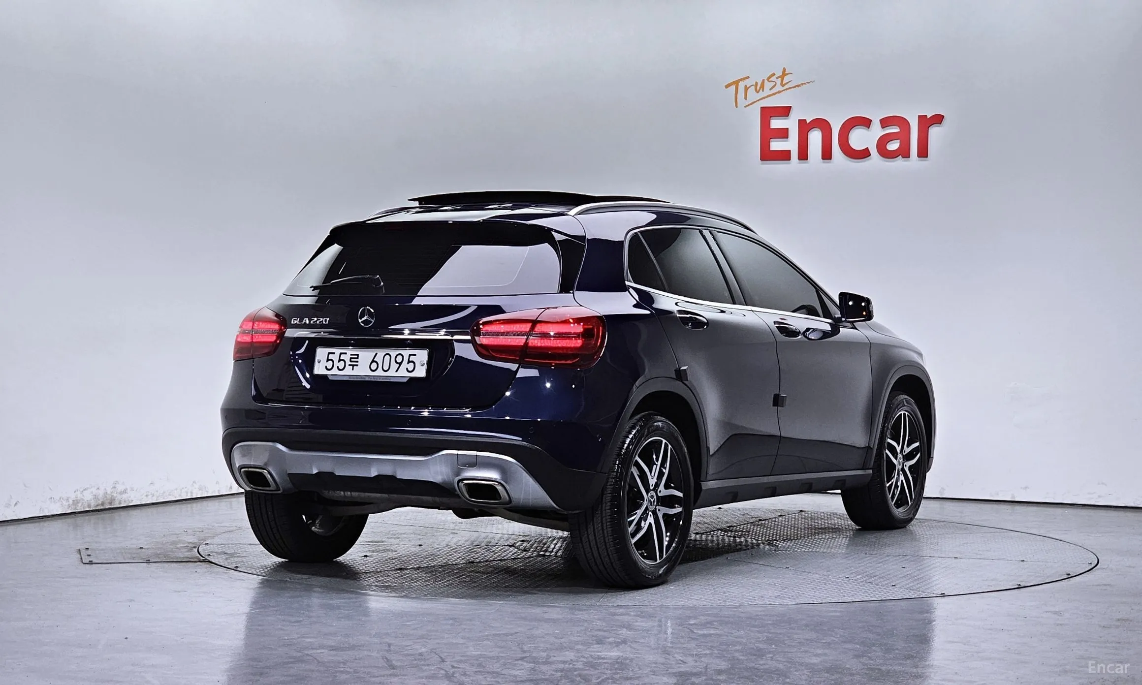 Mercedes Benz GLA-Class X156