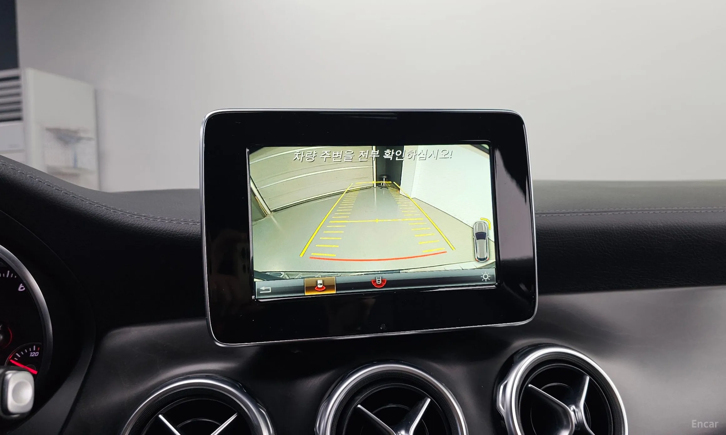 Mercedes Benz GLA-Class X156 превью 17