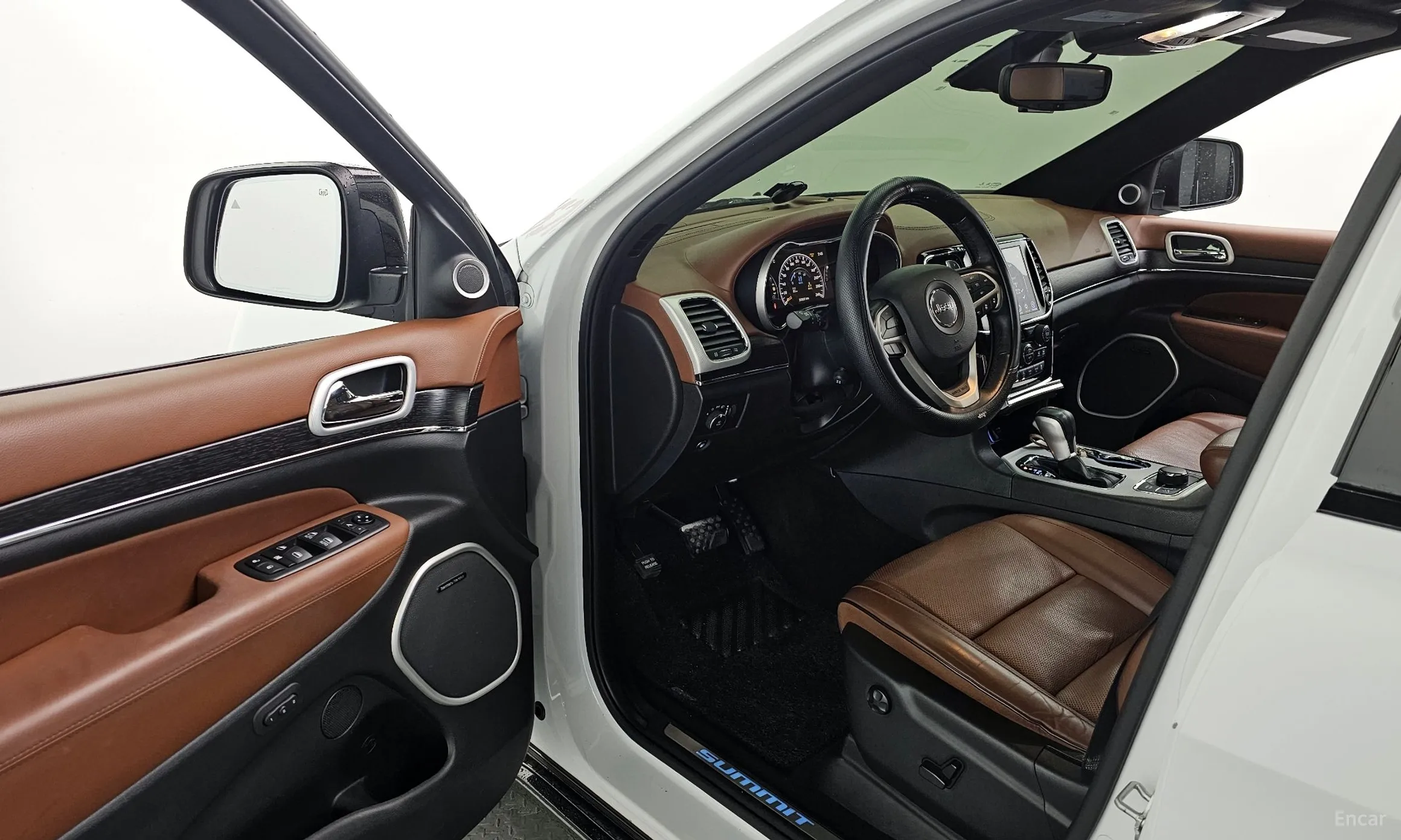 Jeep Grand Cherokee превью 10
