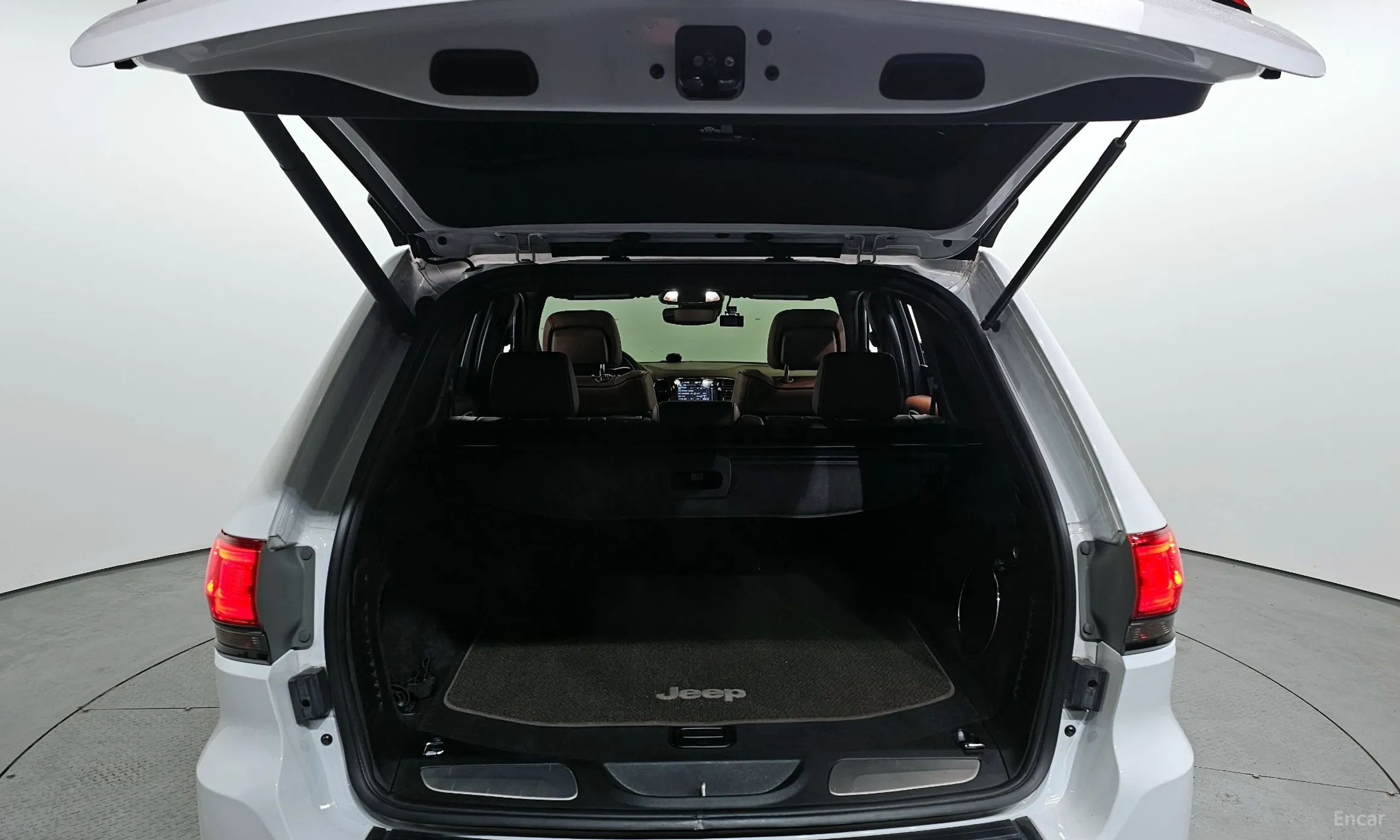 Jeep Grand Cherokee превью 20