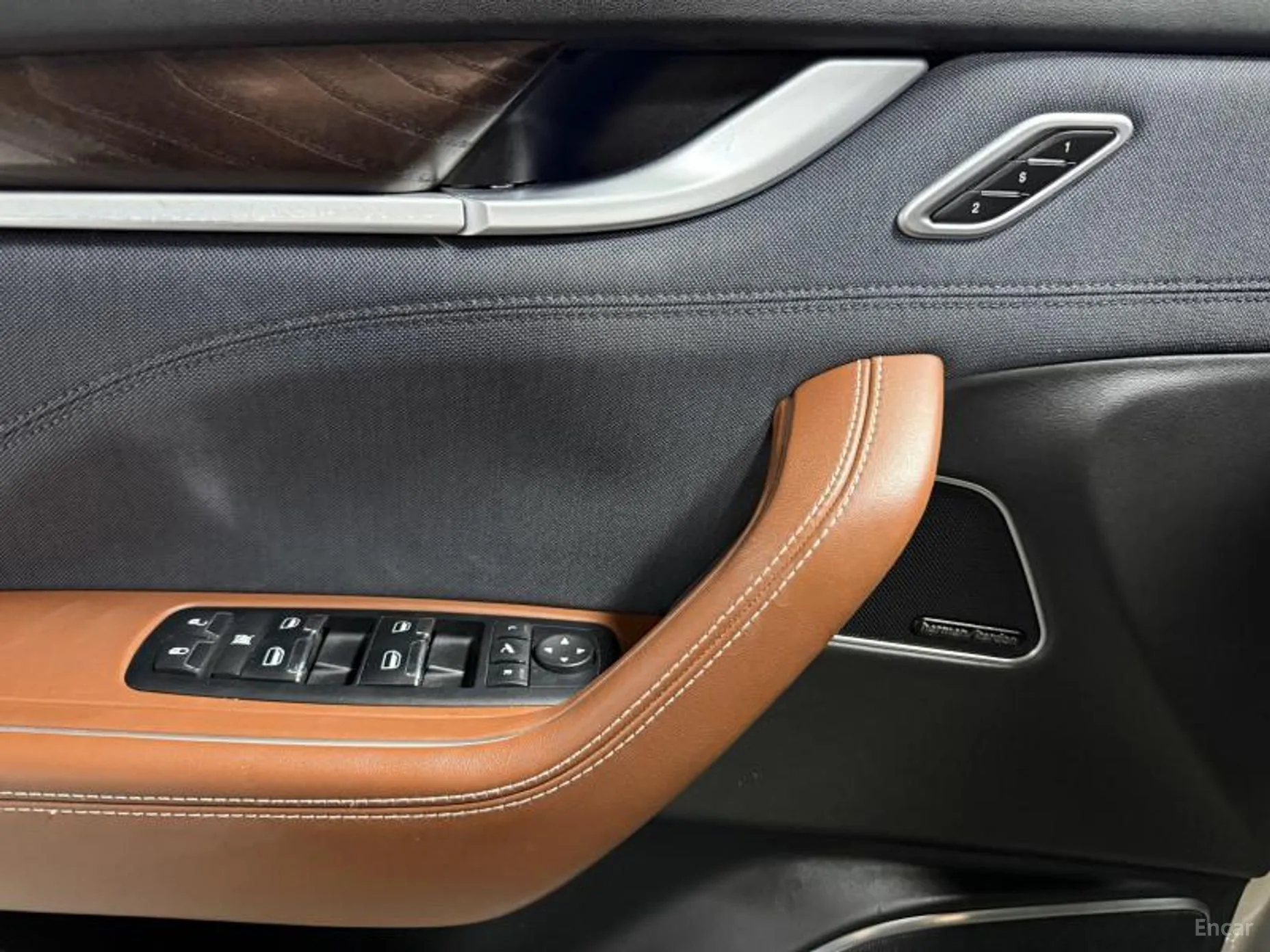 Maserati Levante превью 15