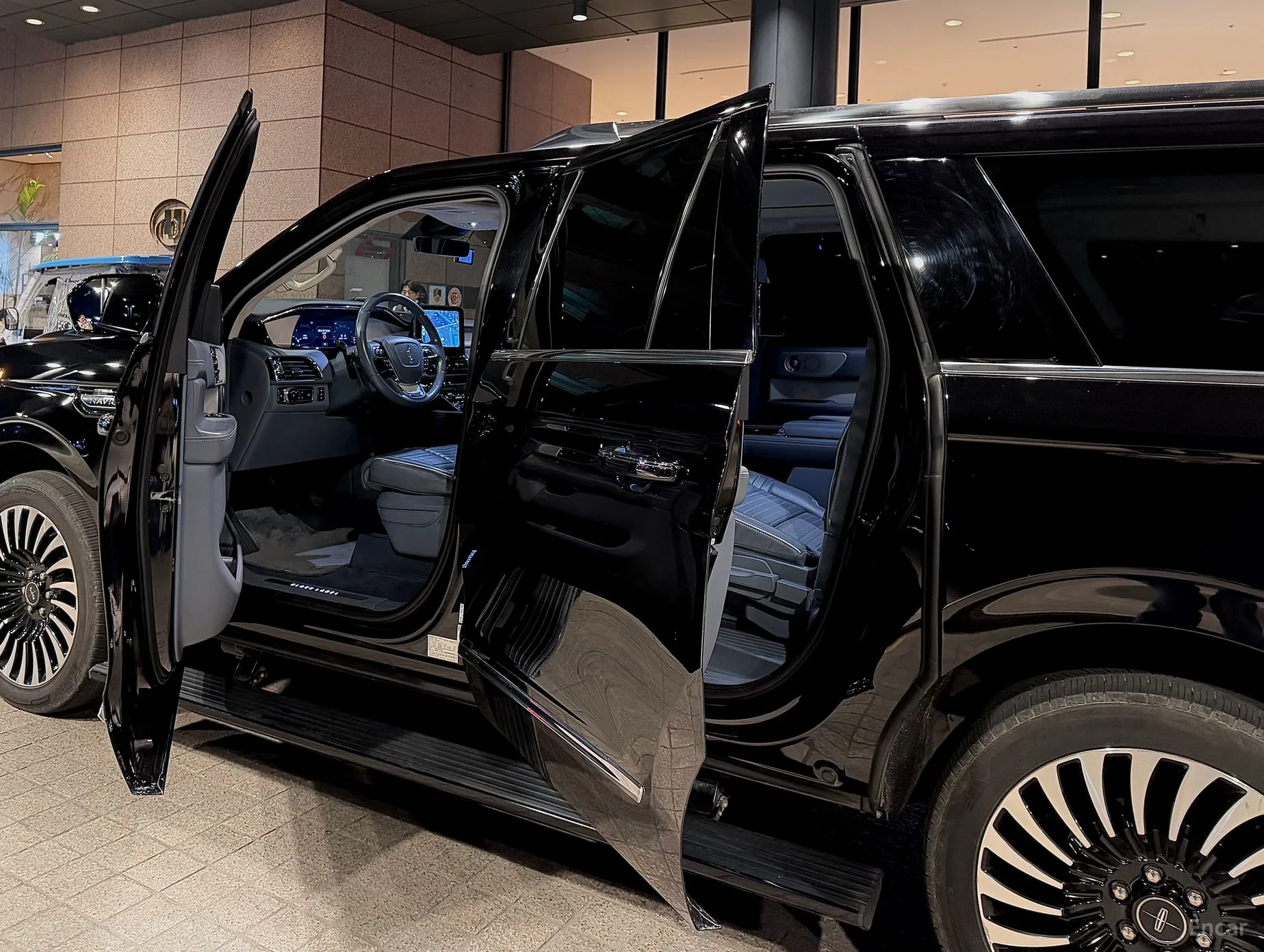 Lincoln Navigator 4th generation превью 4