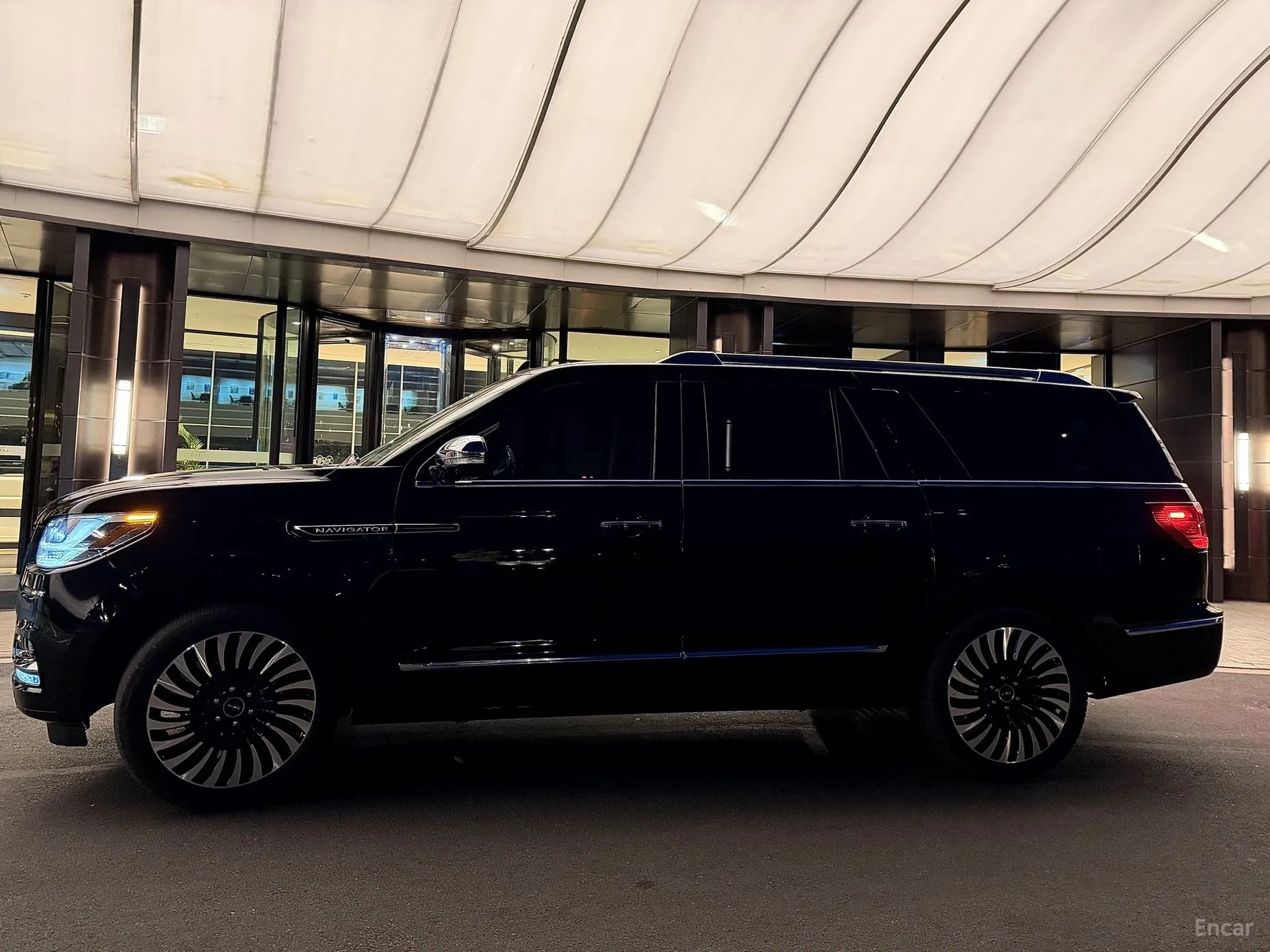 Lincoln Navigator 4th generation превью 8