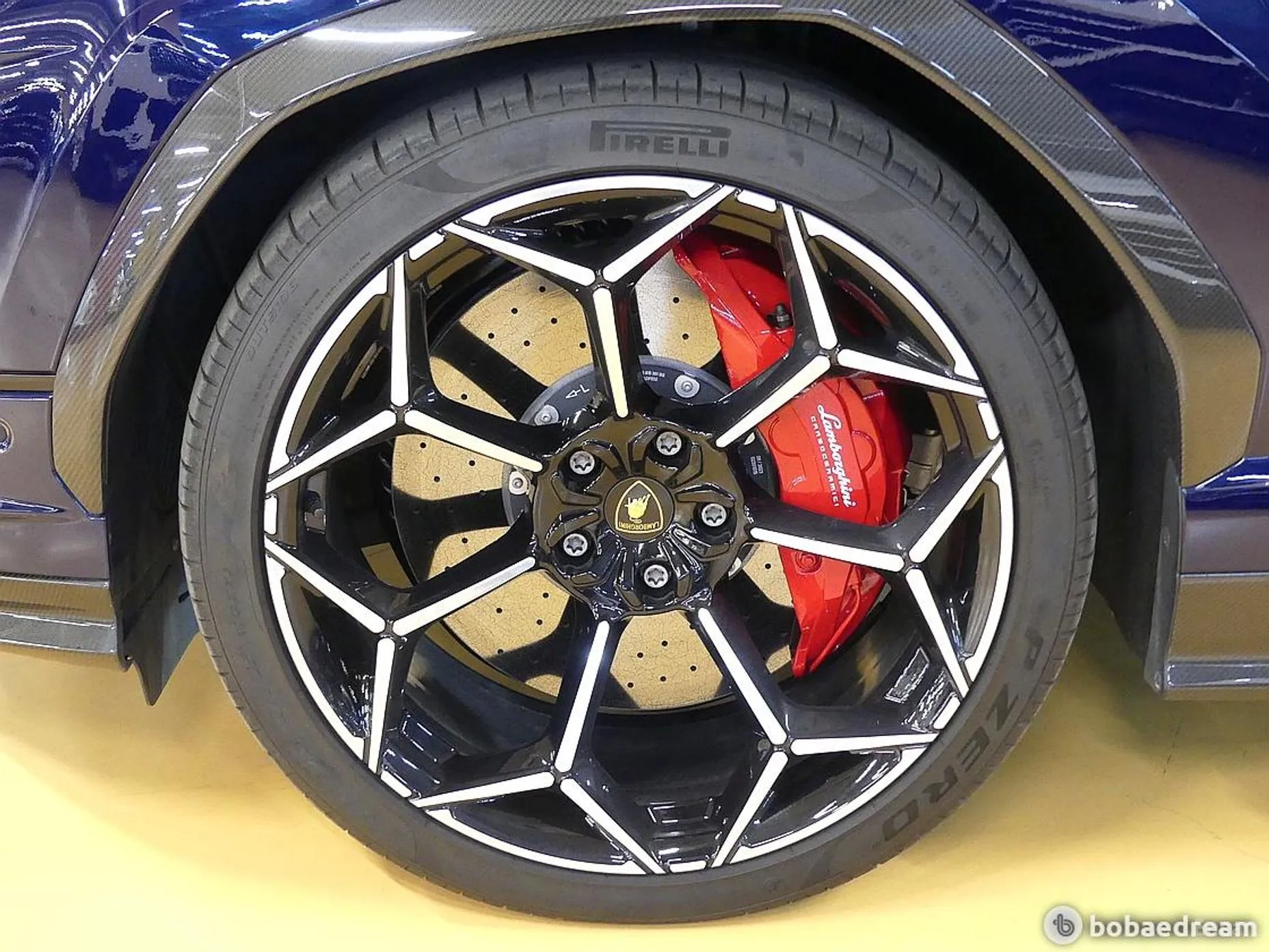 Lamborghini Urus превью 5