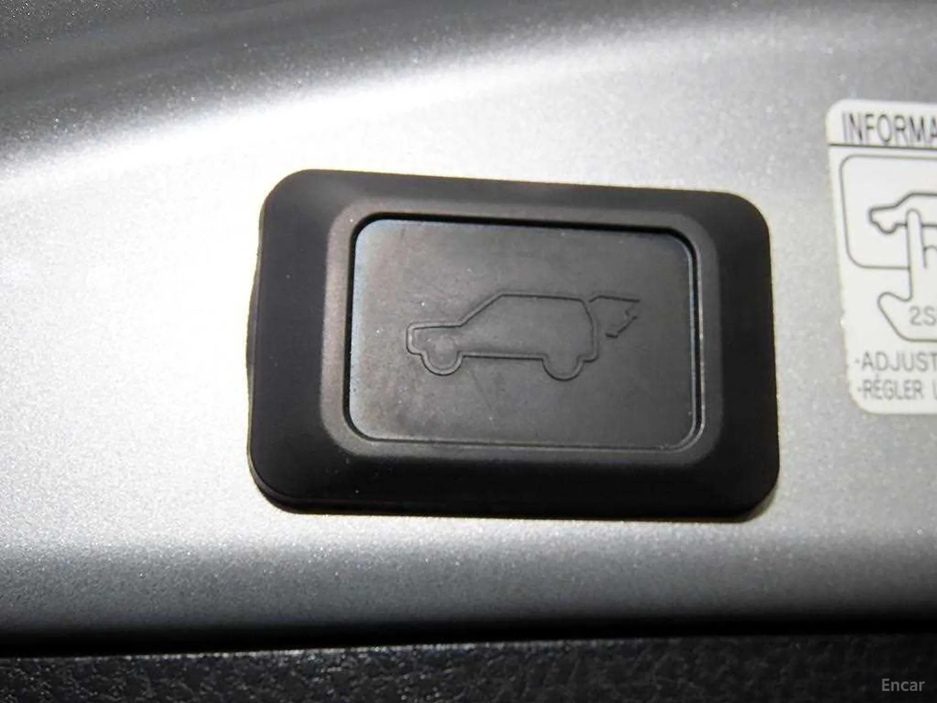 Toyota RAV4 превью 15