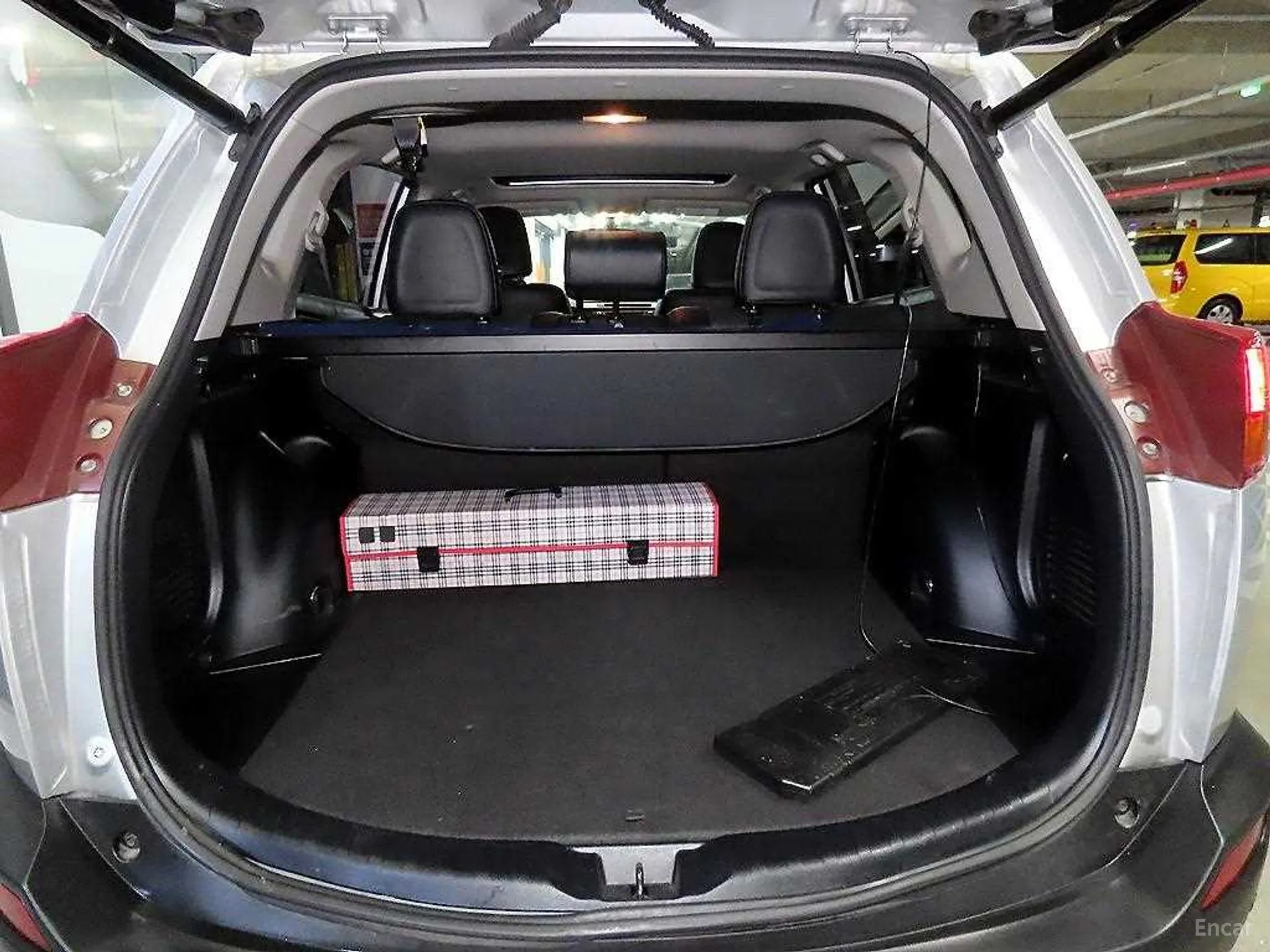 Toyota RAV4 превью 16