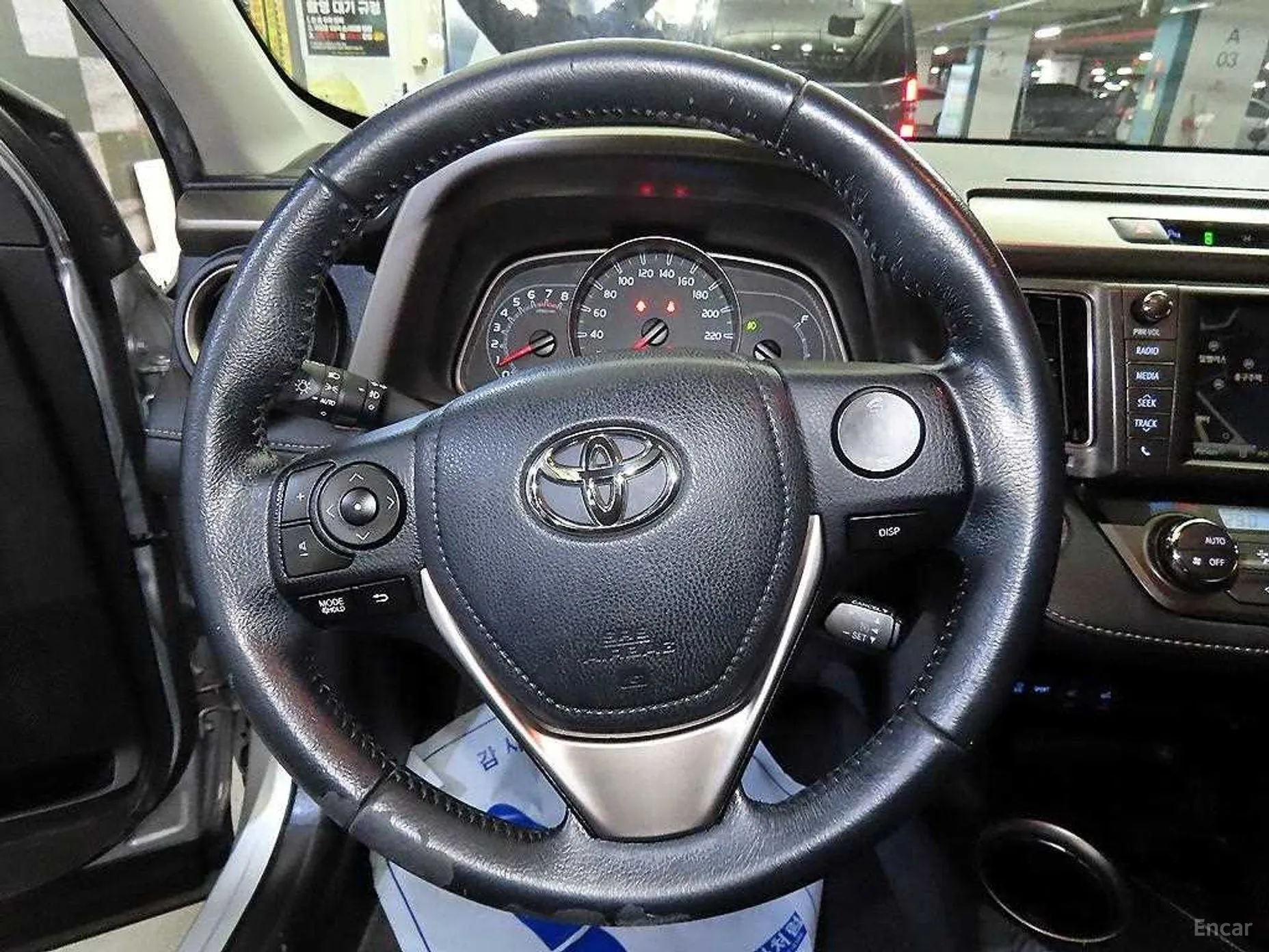 Toyota RAV4 превью 7