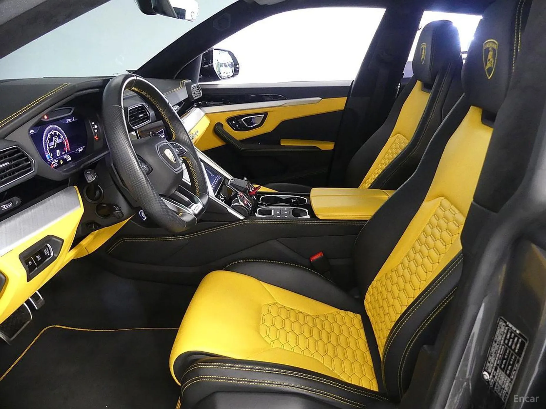 Lamborghini Urus превью 10