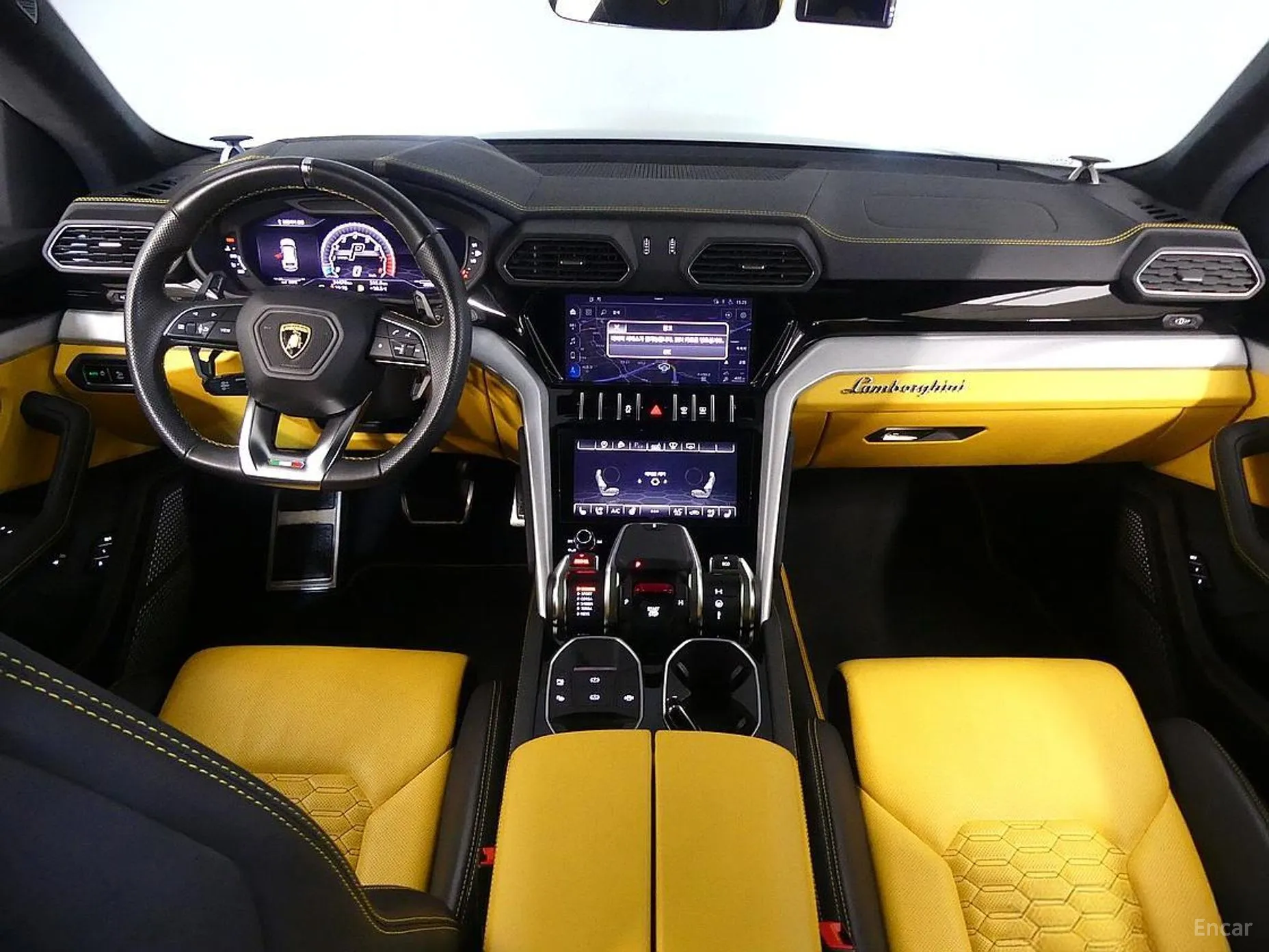 Lamborghini Urus превью 5