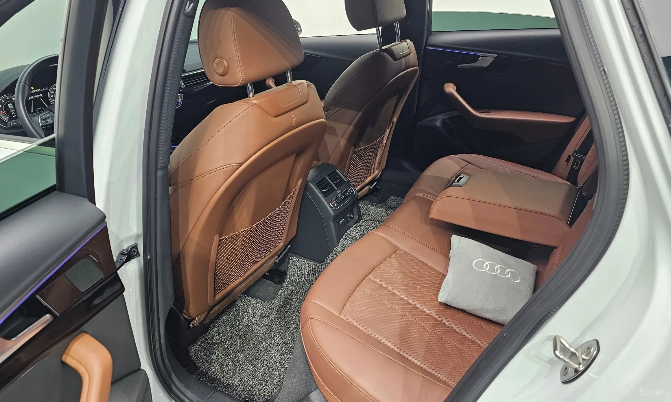 Audi A4 (B9) превью 11