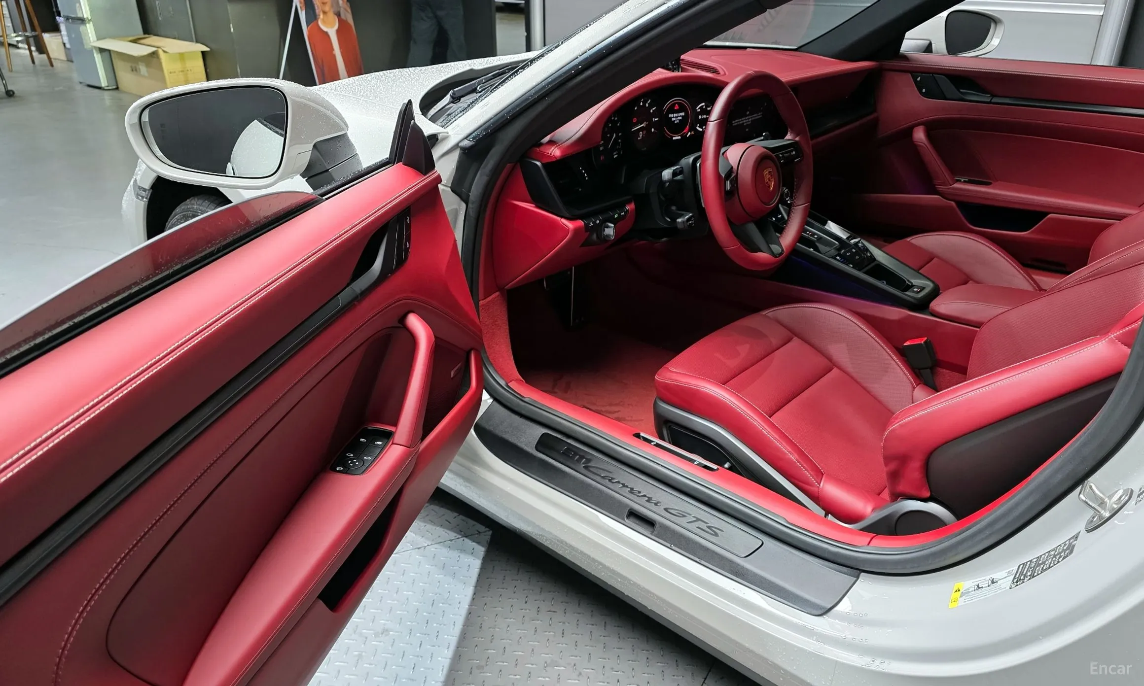 Porsche 911 (992) превью 10