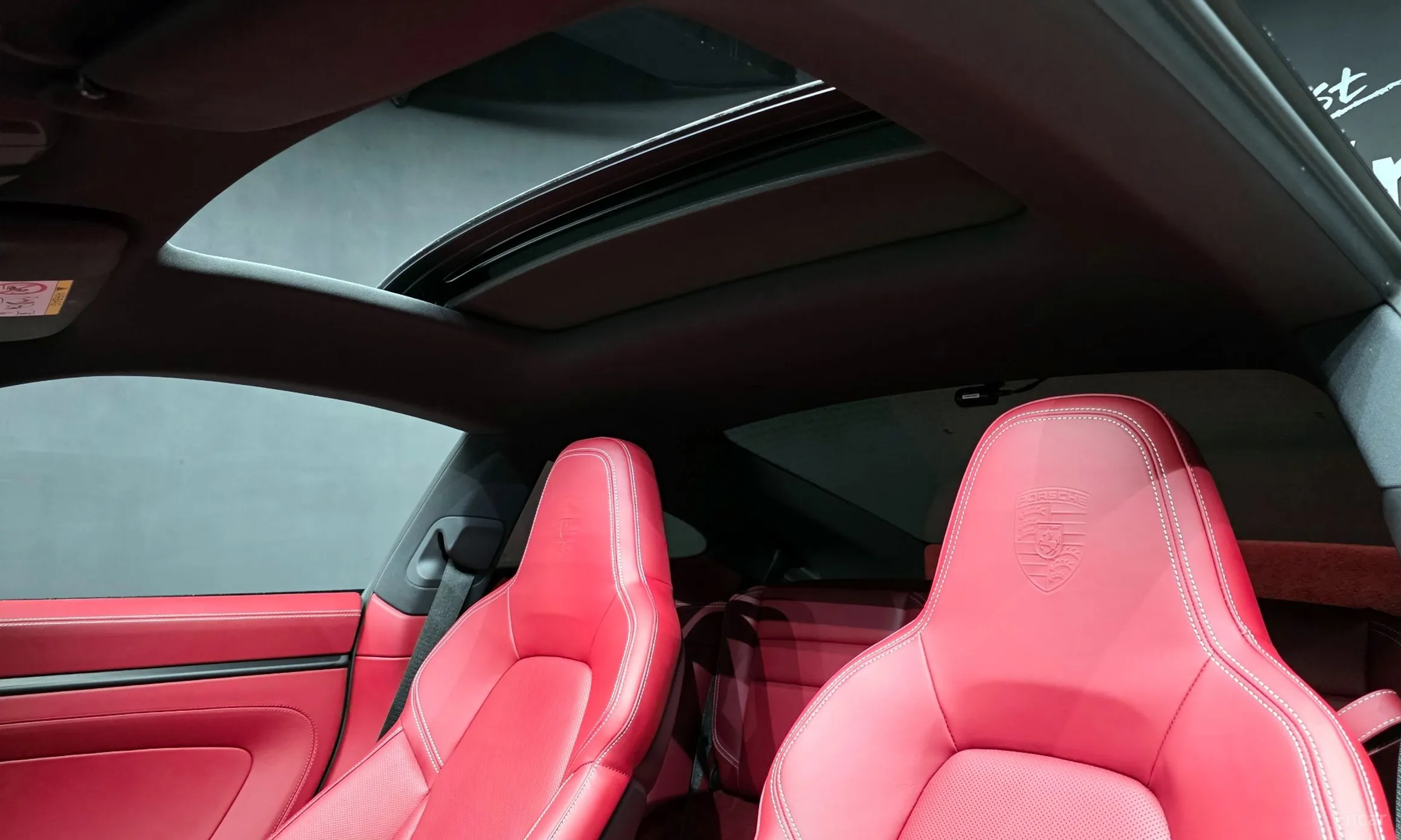 Porsche 911 (992) превью 20