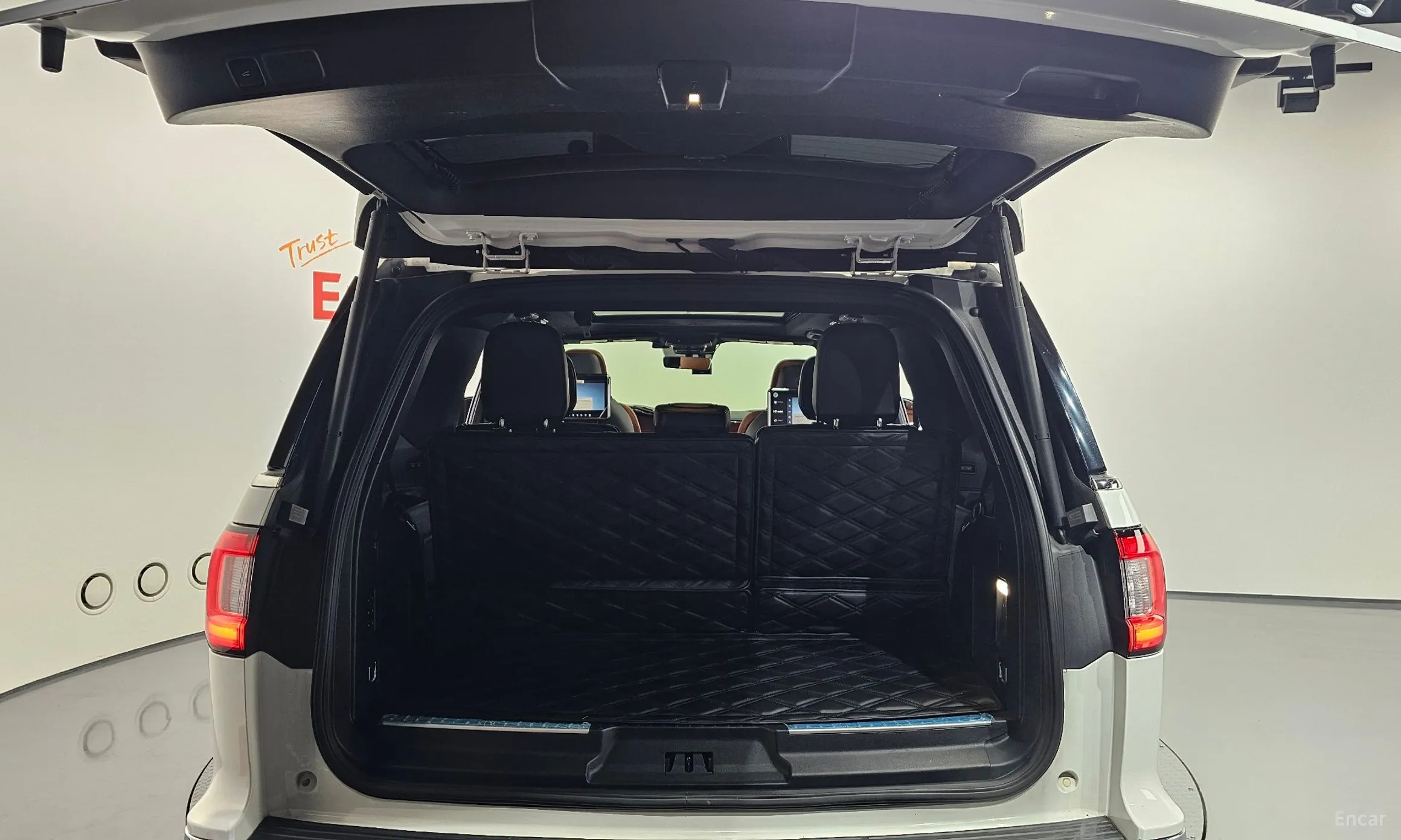 Lincoln Navigator 4th generation превью 20
