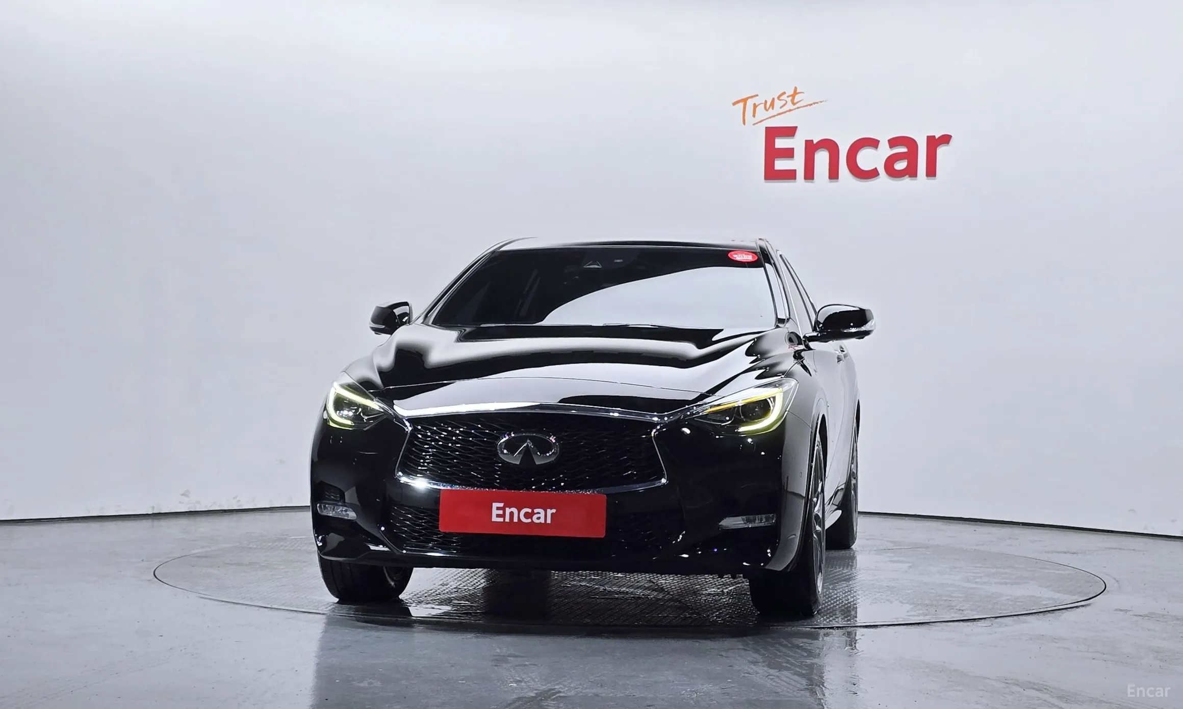 Infiniti Q30 превью 3