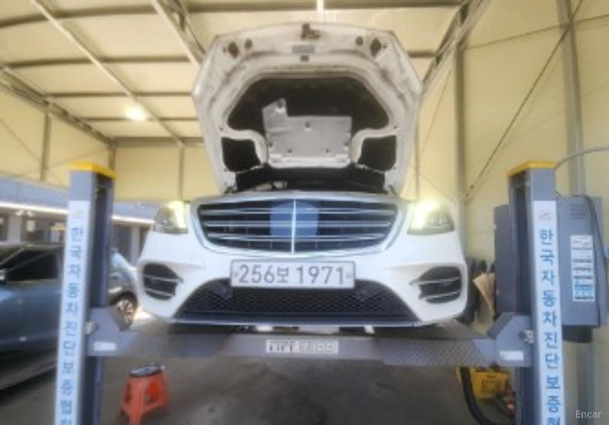 Mercedes Benz S-Class W222