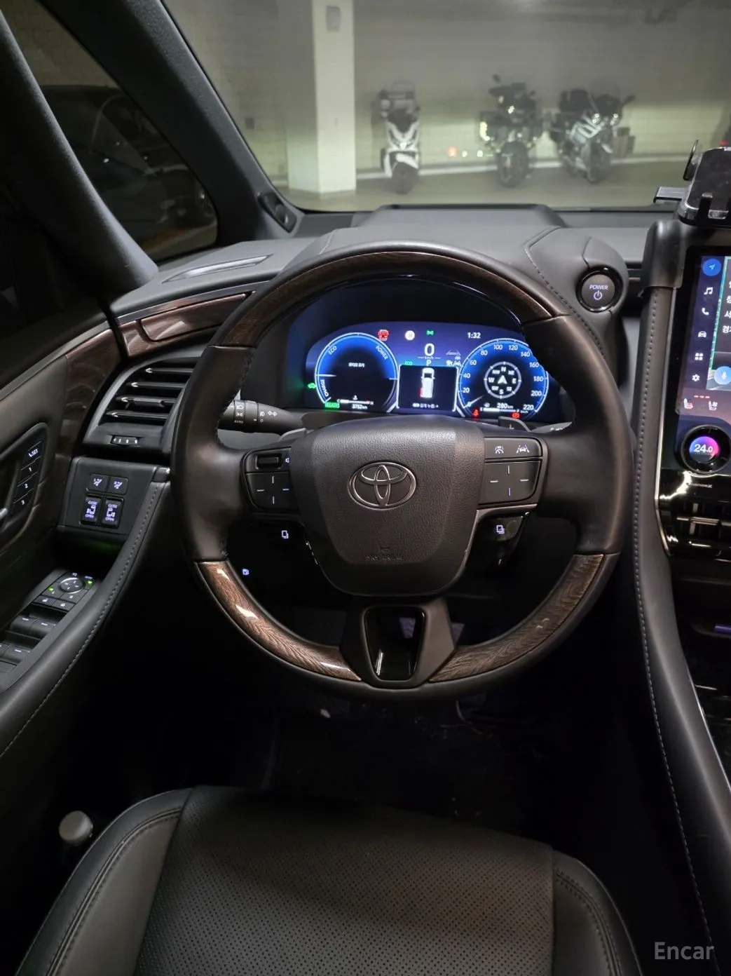 Toyota Alphard 4th Generation превью 10