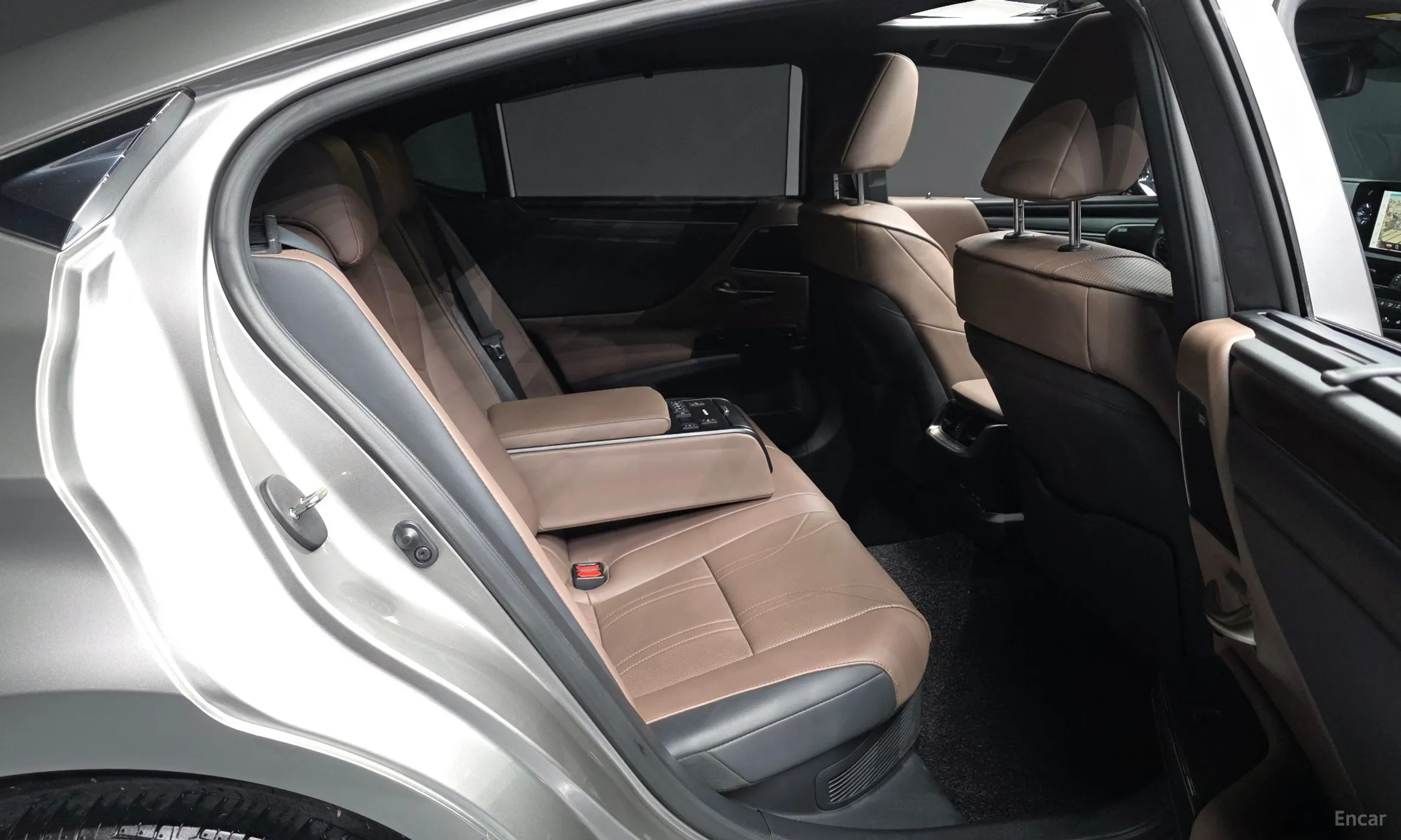 Lexus ES300h 7th Generation превью 12