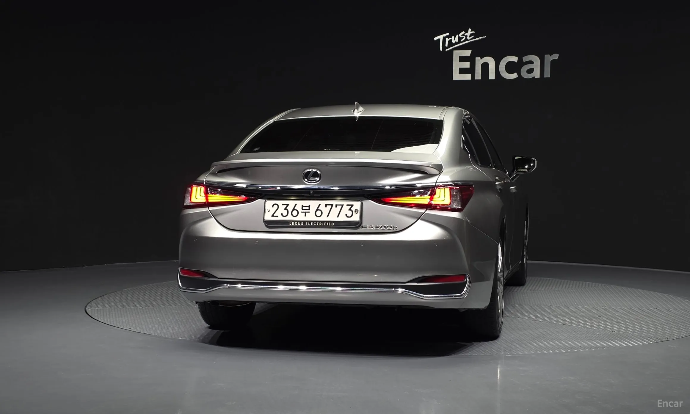 Lexus ES300h 7th Generation превью 4