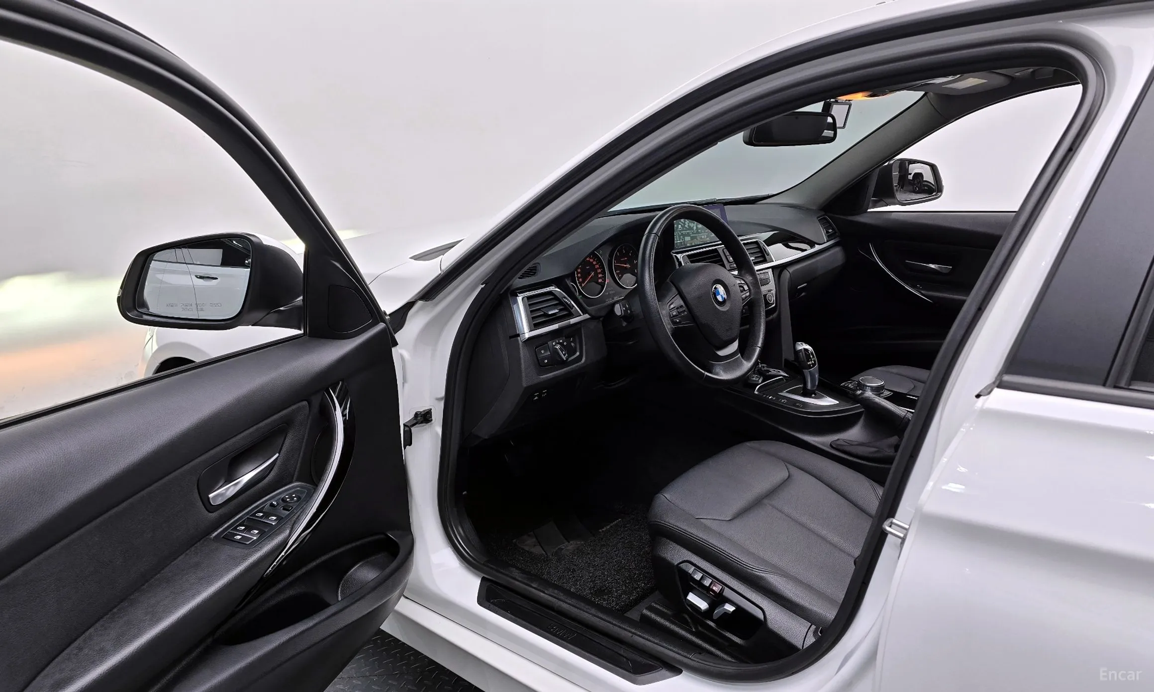 BMW 3 Series (F30) превью 10